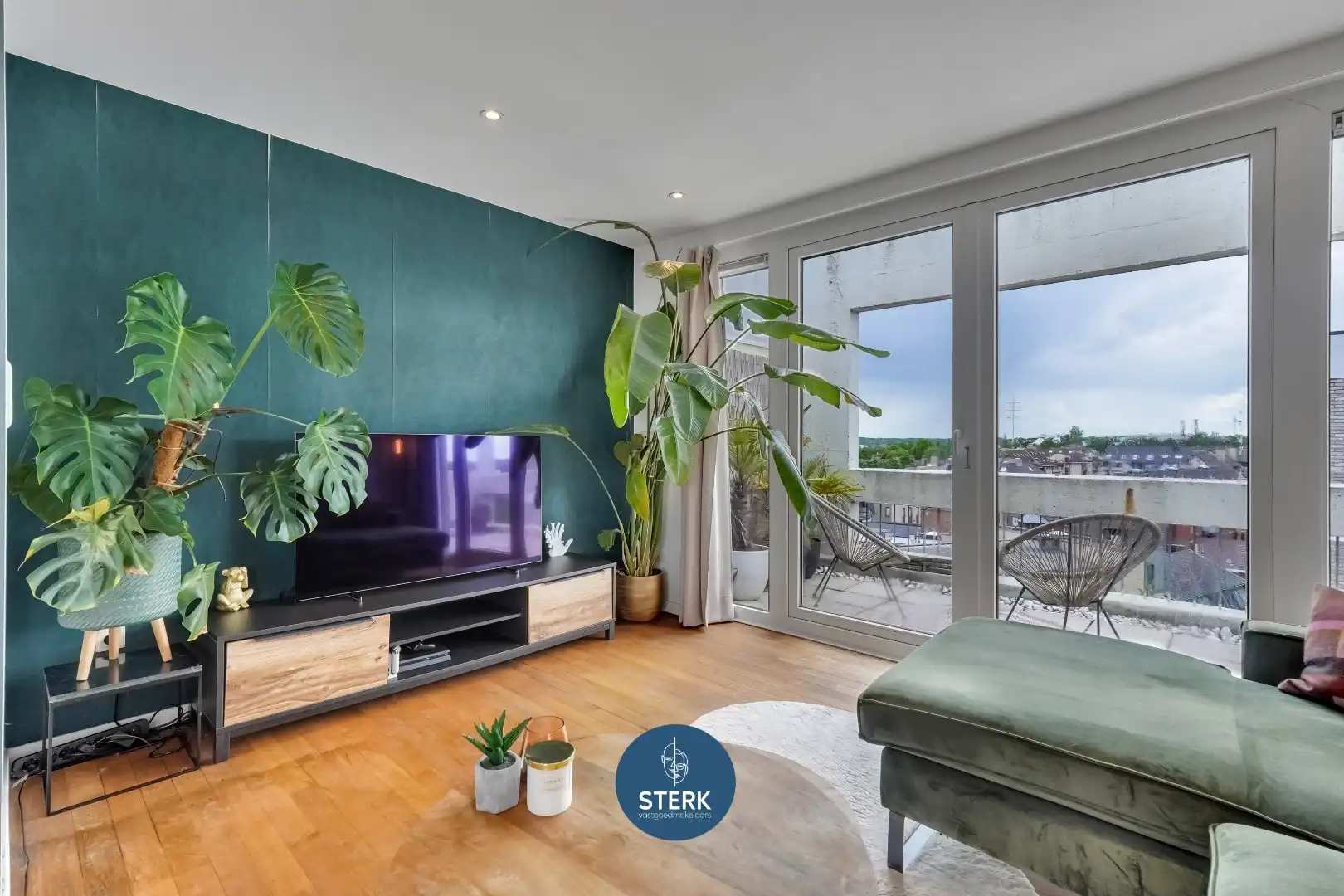 PENTHOUSE MET PANORAMISCH UITZICHT EN RUIM TERRAS IN CENTRUM LANAKEN !  foto 7