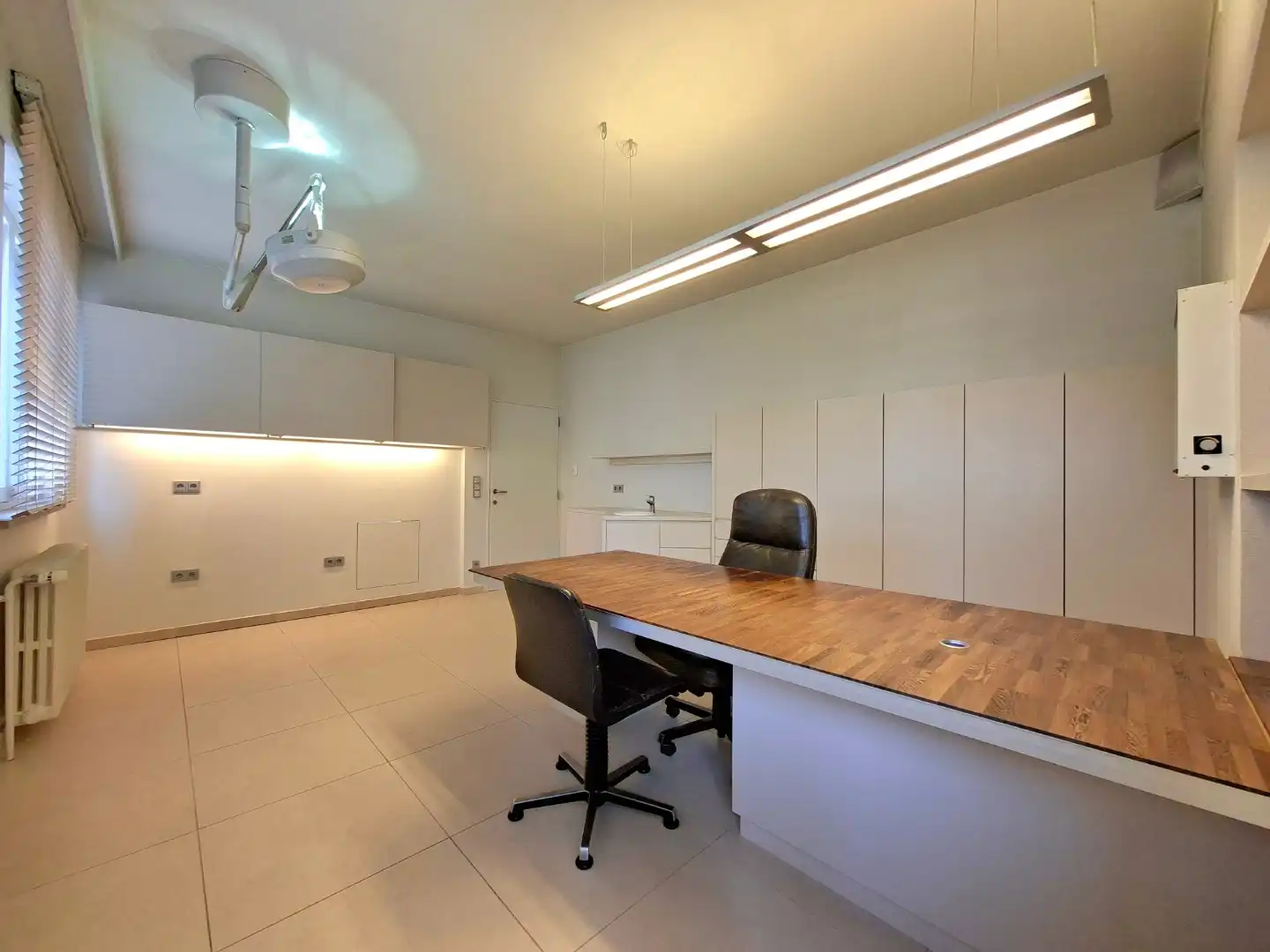 Praktijk en/of kantoorruimte  foto {{pictureIndex}}