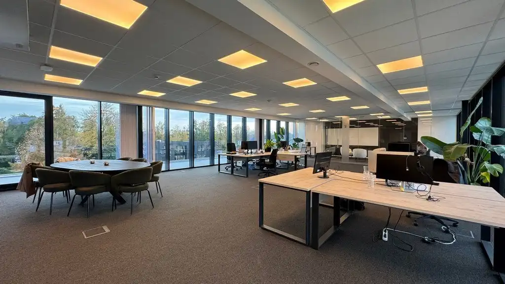 Trendy kantoorruimte te huur op zichtlocatie te Sint-Martens-Latem foto 9