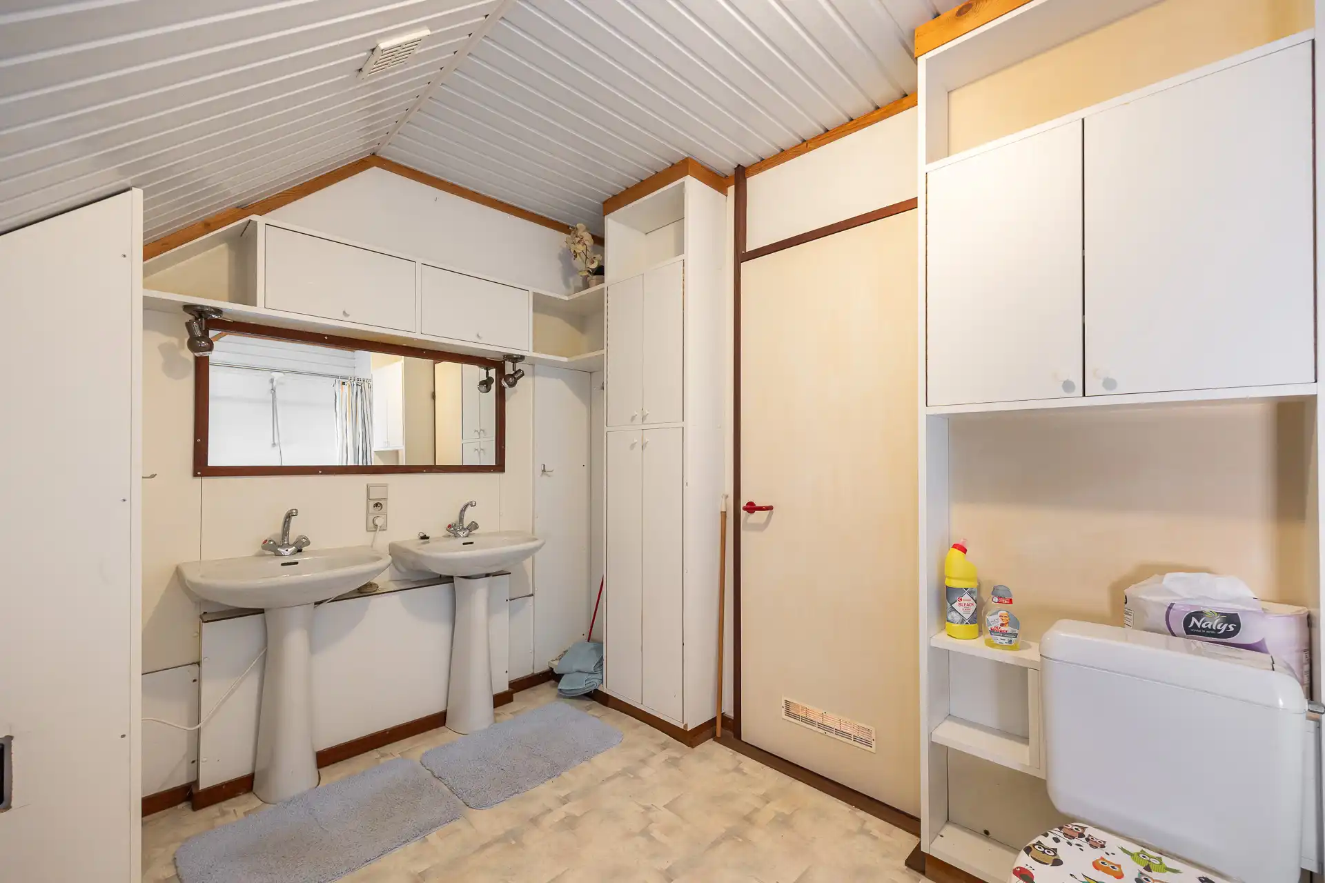 Charmante, centraal gelegen woning met tuinhuis foto 8