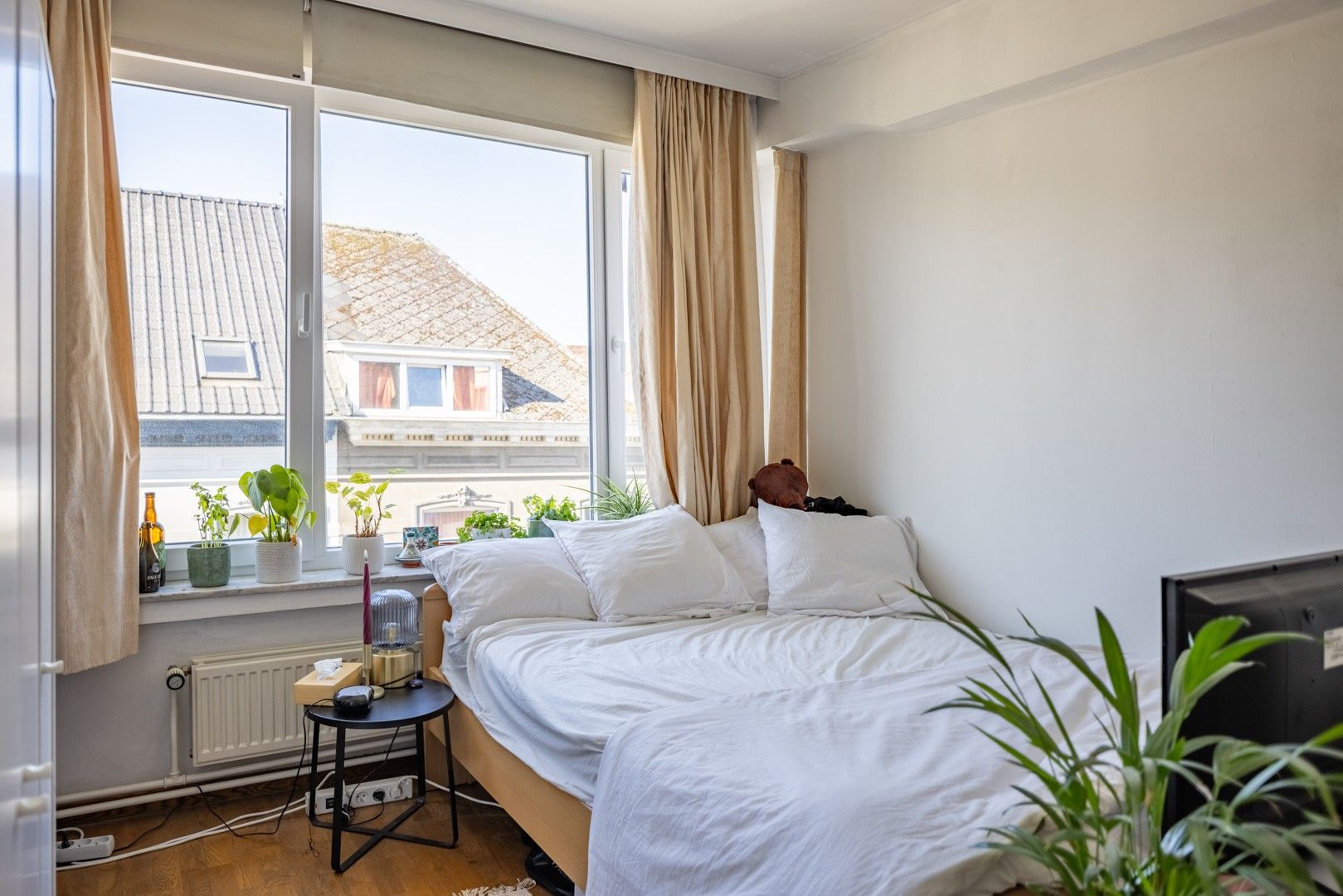 Erg lichtrijk hoekappartement op centrumlocatie foto 5