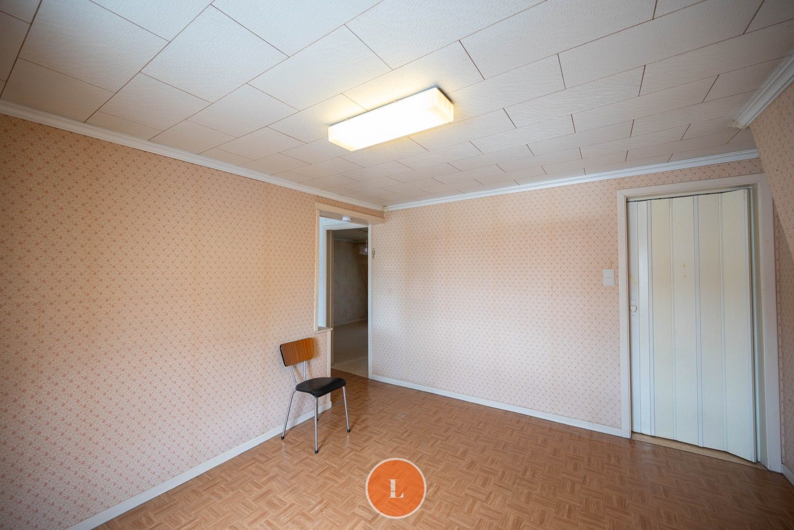 Te renoveren woning met 3 slaapkamer en grote tuin in Izegem. foto 14