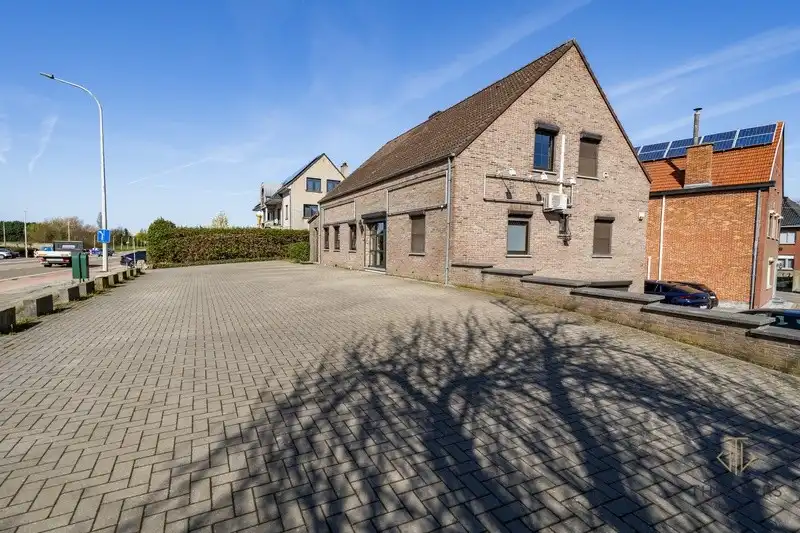 Ruime woning met tal van mogelijkheden op een strategische locatie in Sint-Truiden. foto 41