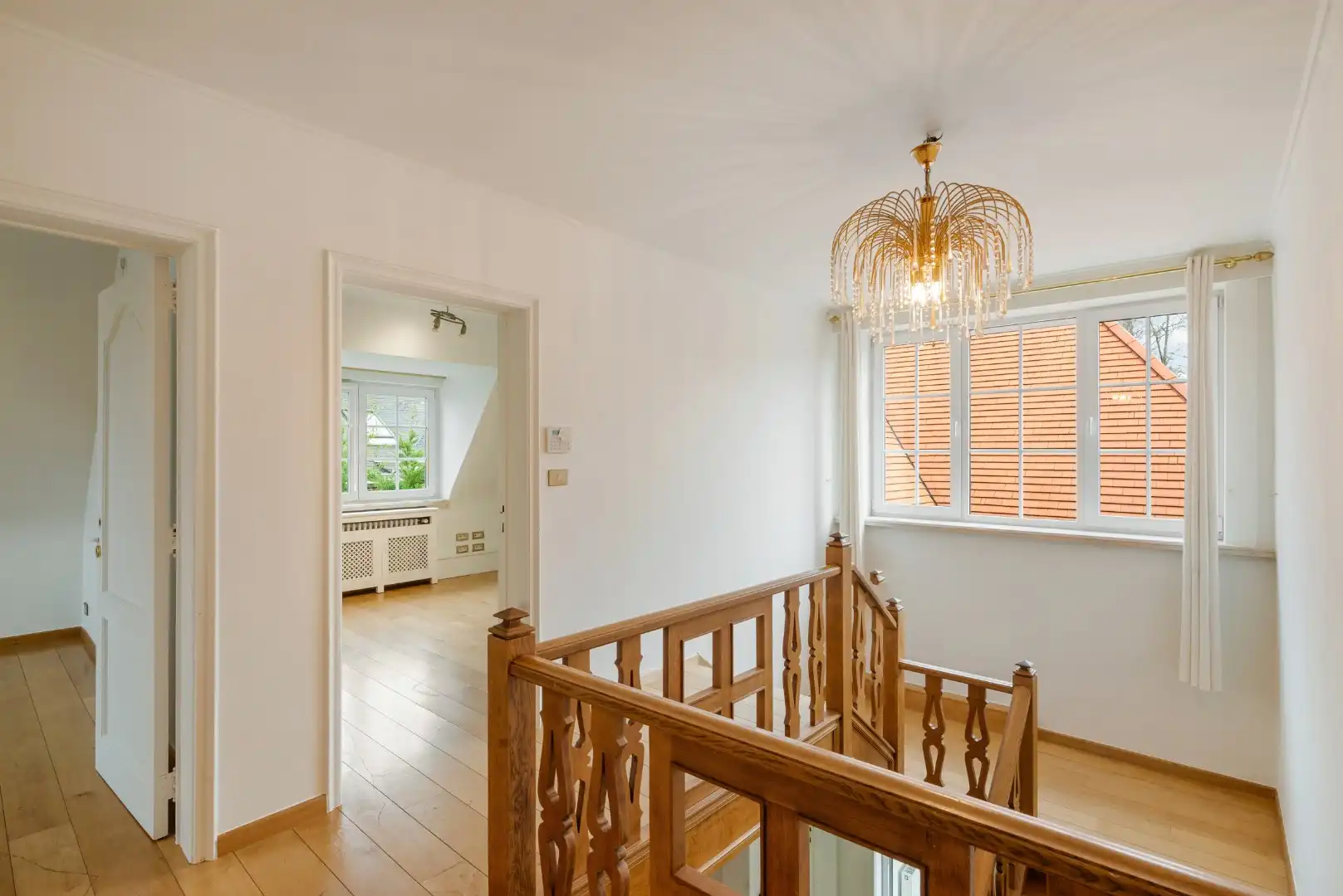 Stijlvolle villa met 5 slaapkamers op mooi perceel van 1325m² foto 13