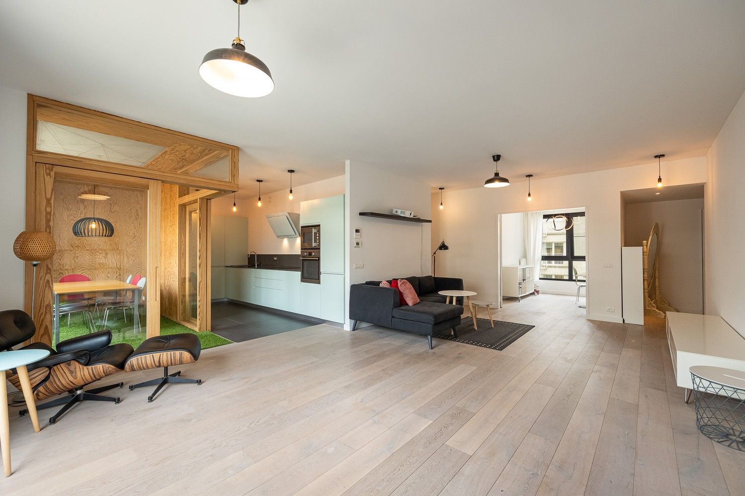 Ruim, gemeubeld appartement met 2 slaapkamers en parkeerplaats op het Eilandje foto 2