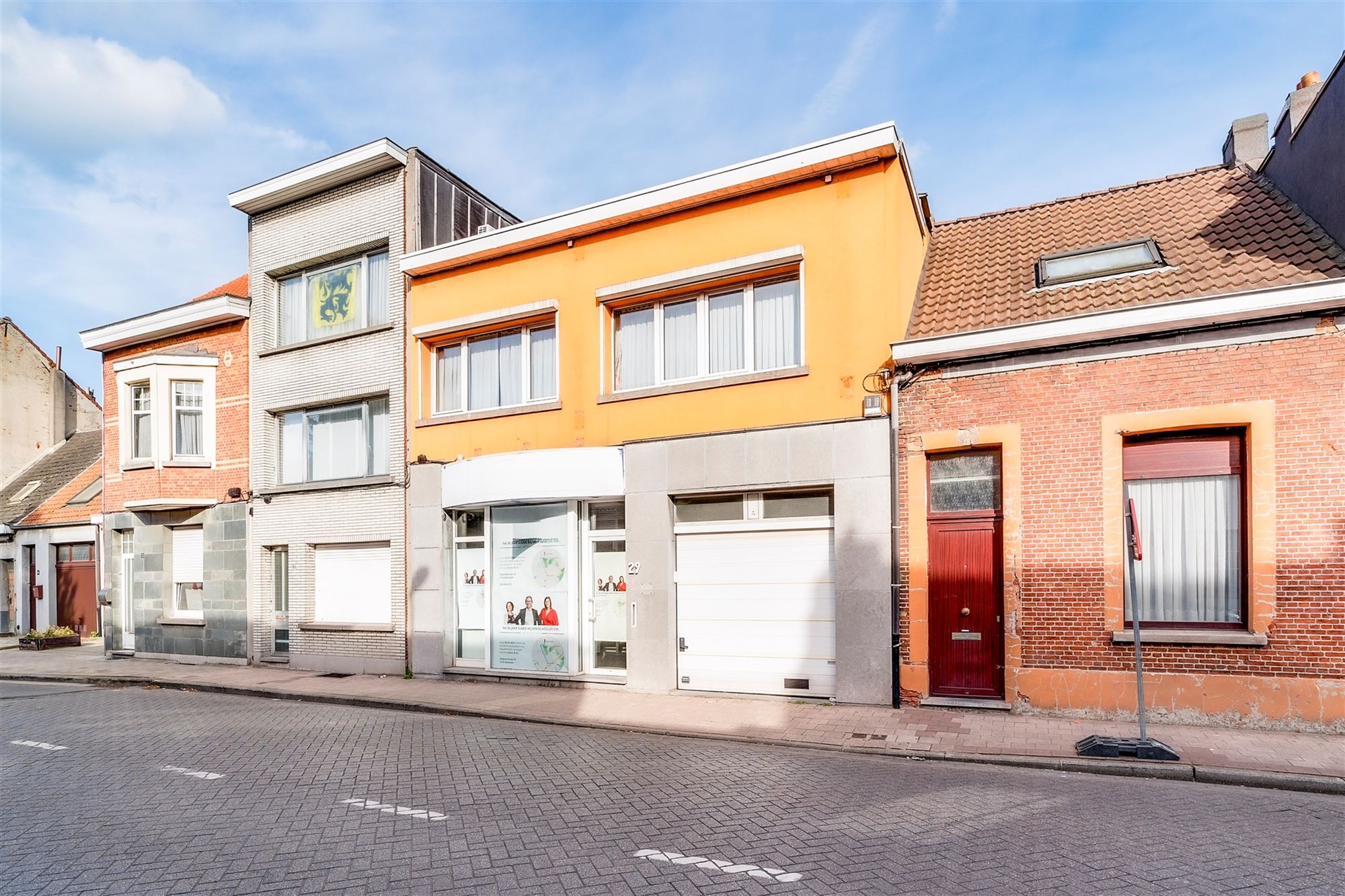 Woning met kantoor en garage foto 3