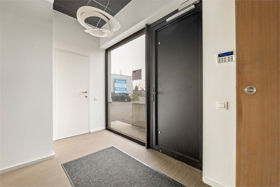 HANDELSPAND GELIJKVLOERS KANTOORRUIMTE IN SINT-TRUIDEN foto 7