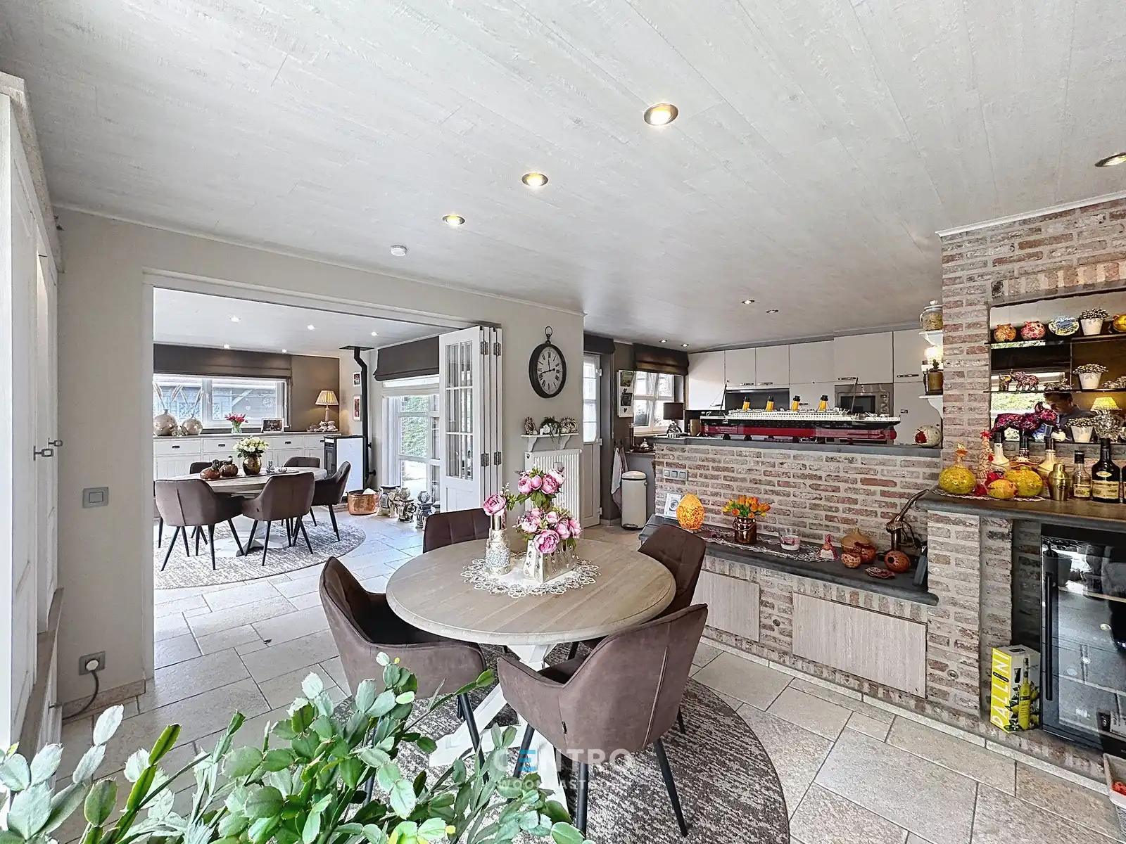 Leuke Energiezuinige woning met 3 slpks, garage én ZUIDger. tuin! foto 6