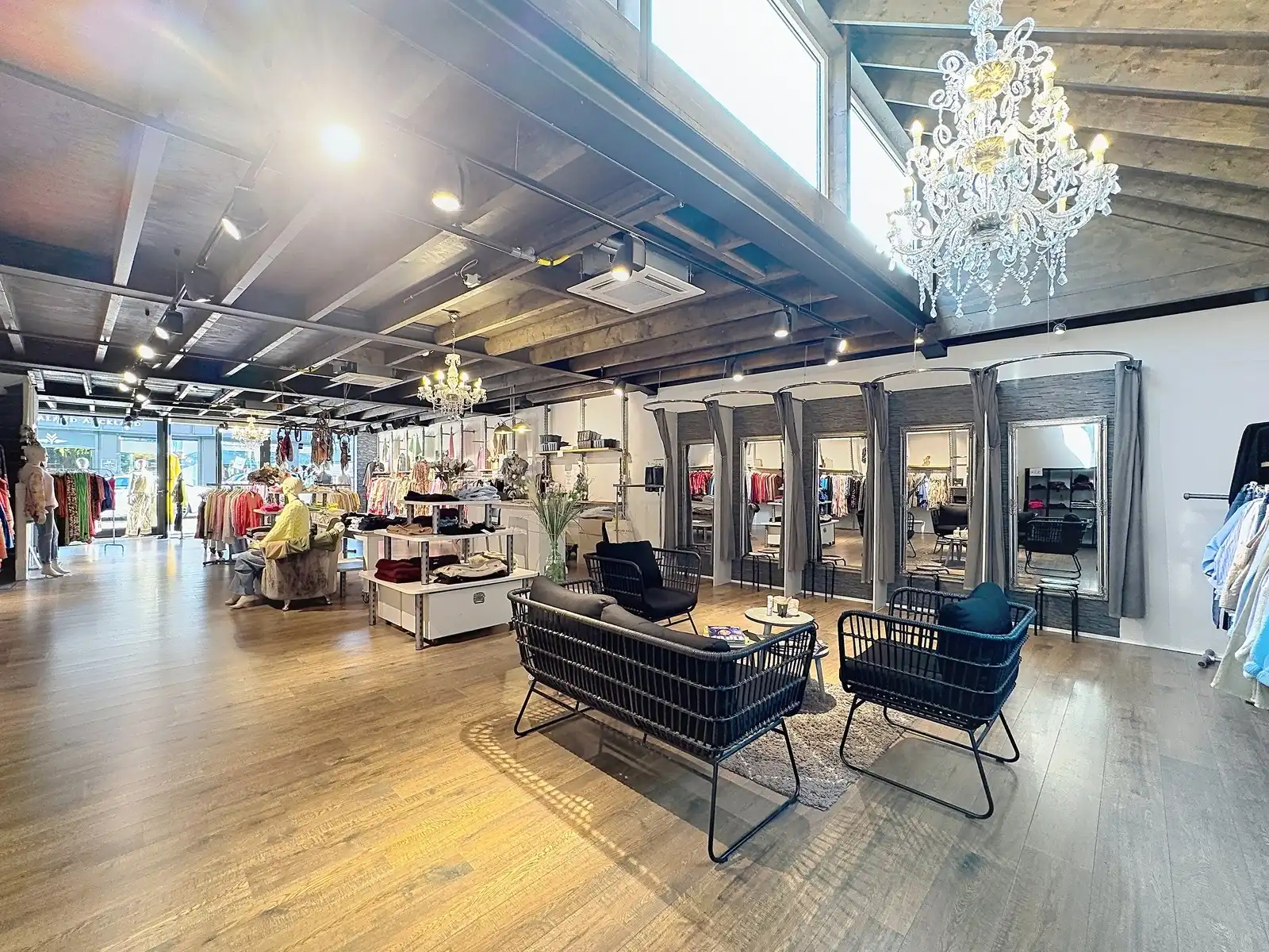 Commercieel gelegen handelspand op TOPligging te Sluis! foto 4