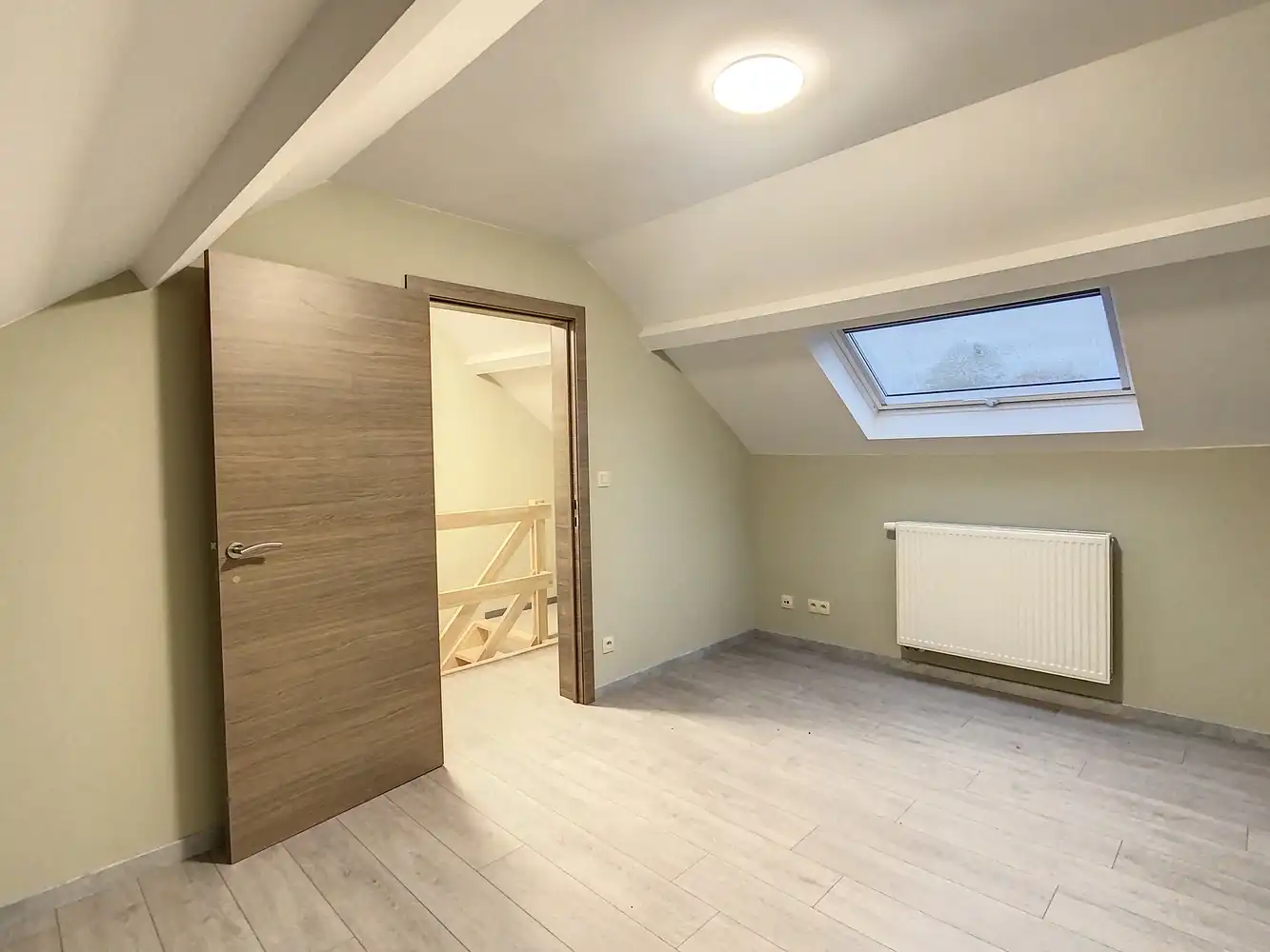 Recent gerenoveerde woning met 3 slpks foto 15
