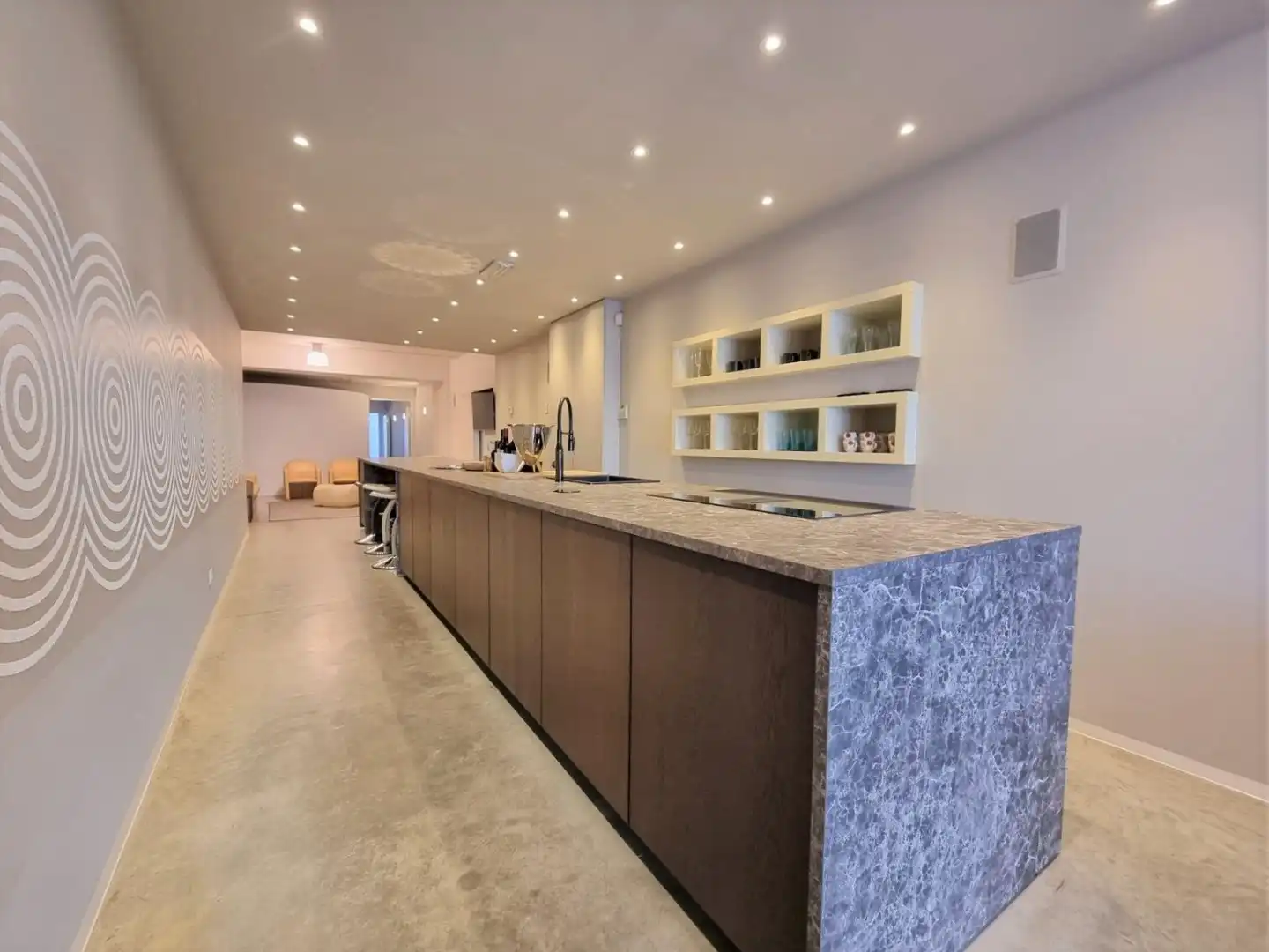 Uitzonderlijk appartement/loft op de zeedijk van Heist (271 m² bew. opp!!) foto 3