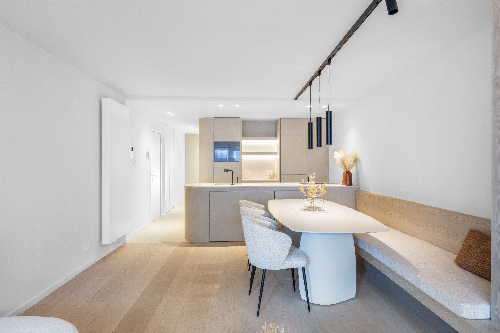  Prachtig, luxueus gerenoveerd appartement vlakbij strand en het Lichttorenplein.  foto 5
