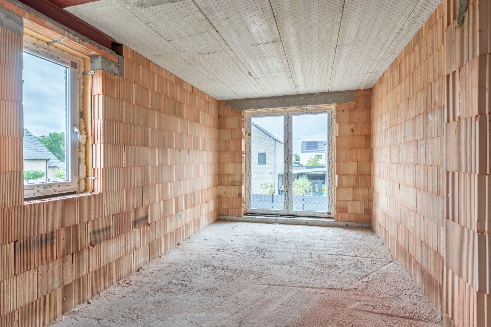 IDEALIS VASTGOED - ROYALE CASCO-WONING MET EEN HEERLIJK LICHTRIJKE WOONKAMER MET OPEN KEUKEN EN AANSLUITEND DE BERGPLAATS, 3 SLAAPKAMERS (MEER MOGELIJK), EEN RUIME BADKAMER EN RUIME 2DE VERDIEPING OP KNAP HOEKPERCEEL VAN +- 5A 54CA! foto 23