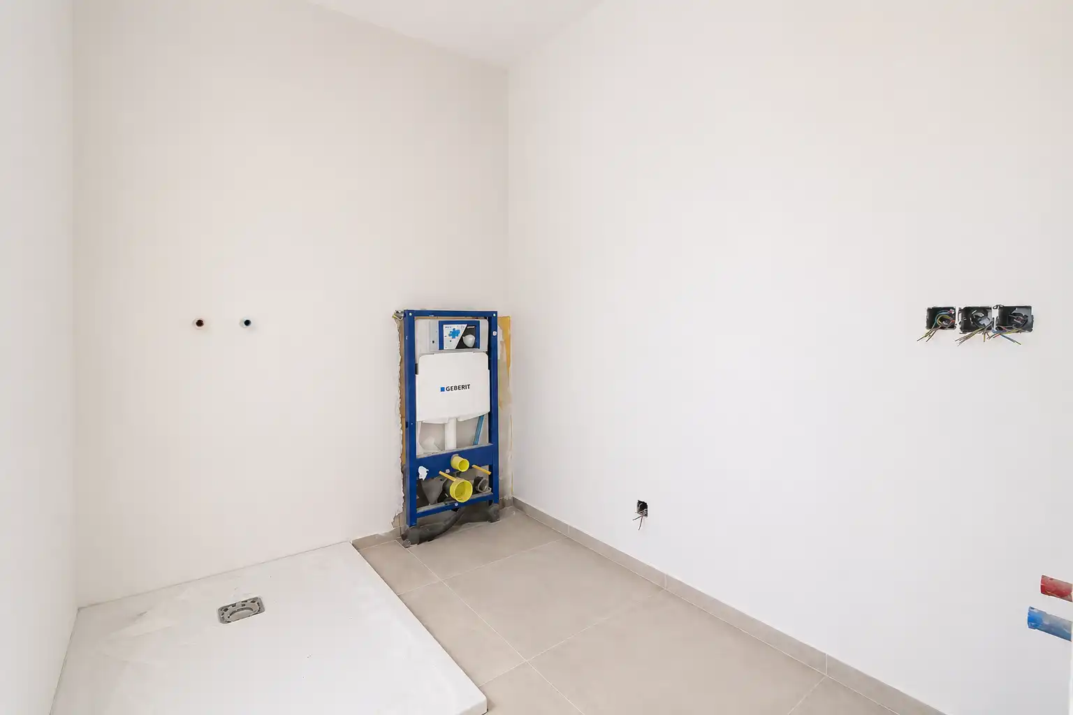 Prachtig 3-slaapkamerappartement met hoogwaardige afwerking, lichtrijke leefruimte en grote terrassen.   foto 9