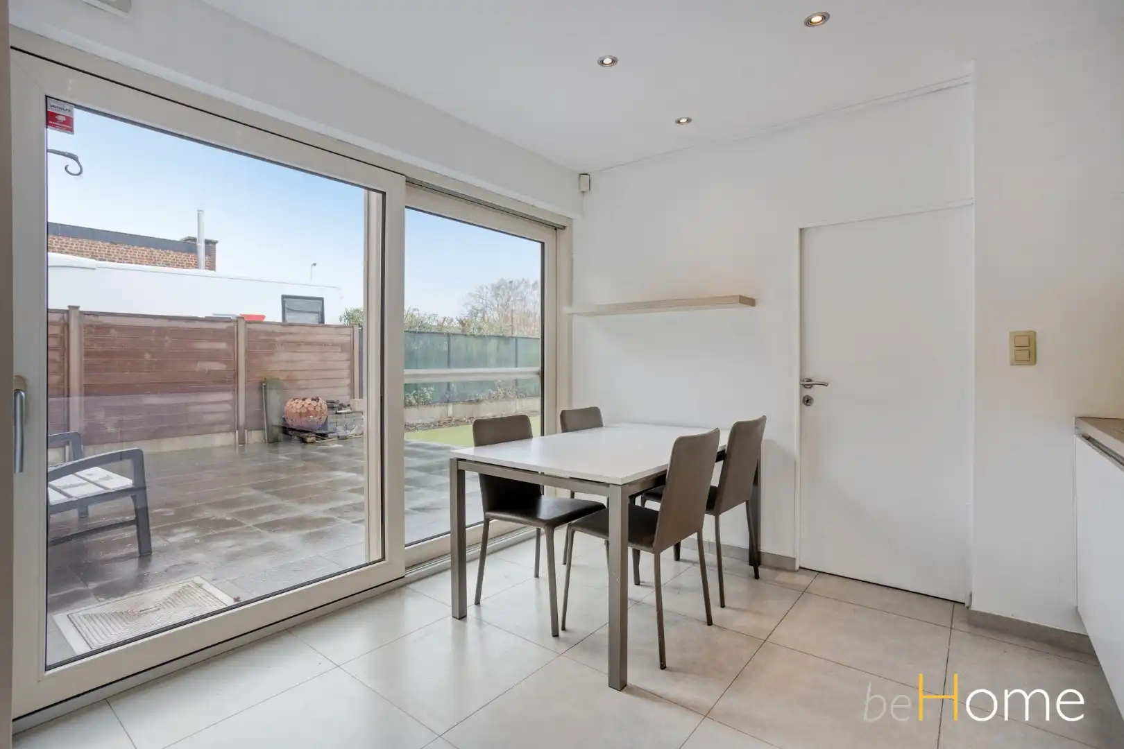 TE HUUR - Instapklare halfopen bebouwing in hartje Merchtem - Welkom Home! foto 12