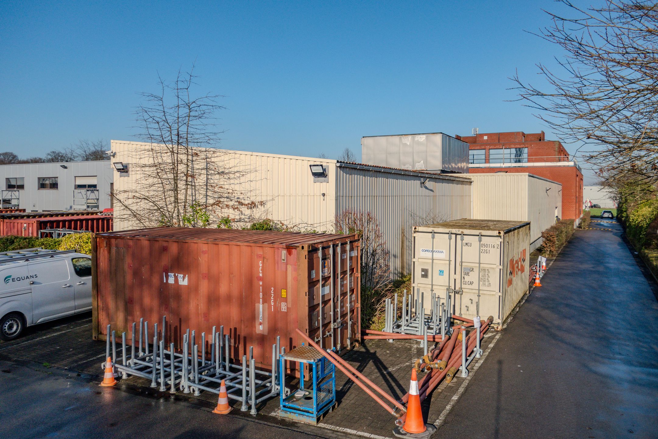 Te Koop: Uitstekend gelegen bedrijfsgebouw aan de Vluchtenburgstraat 5, Aartselaar foto 3