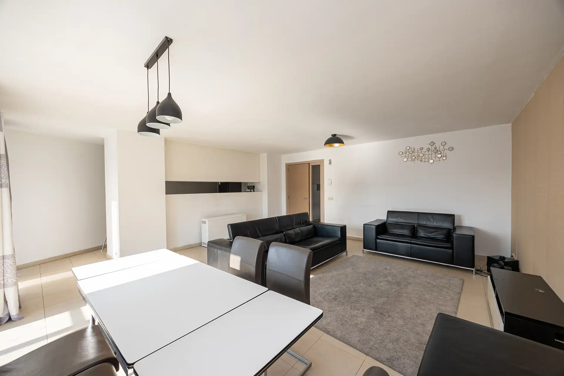 Recent appartement (2005) met ruime living en 3 slaapkamers foto {{pictureIndex}}