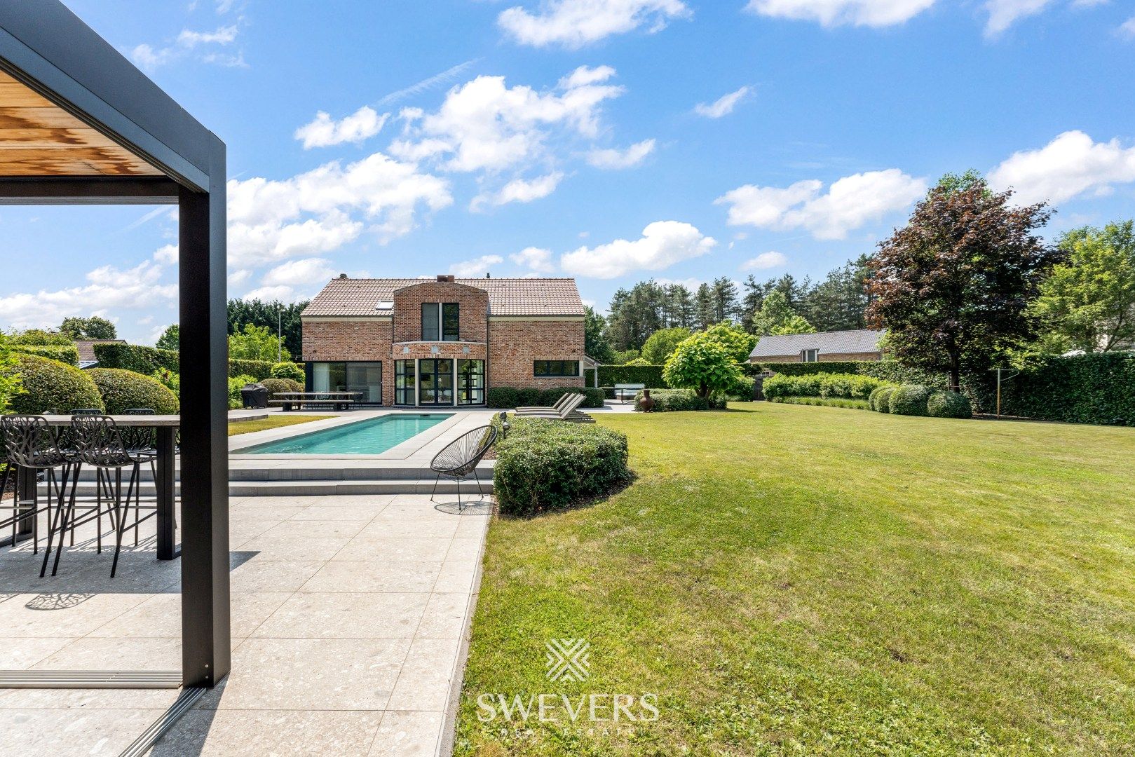 Ruime luxueuze villa met zwembad op prachtig perceel in residentiële wijk Kayenberg foto 37