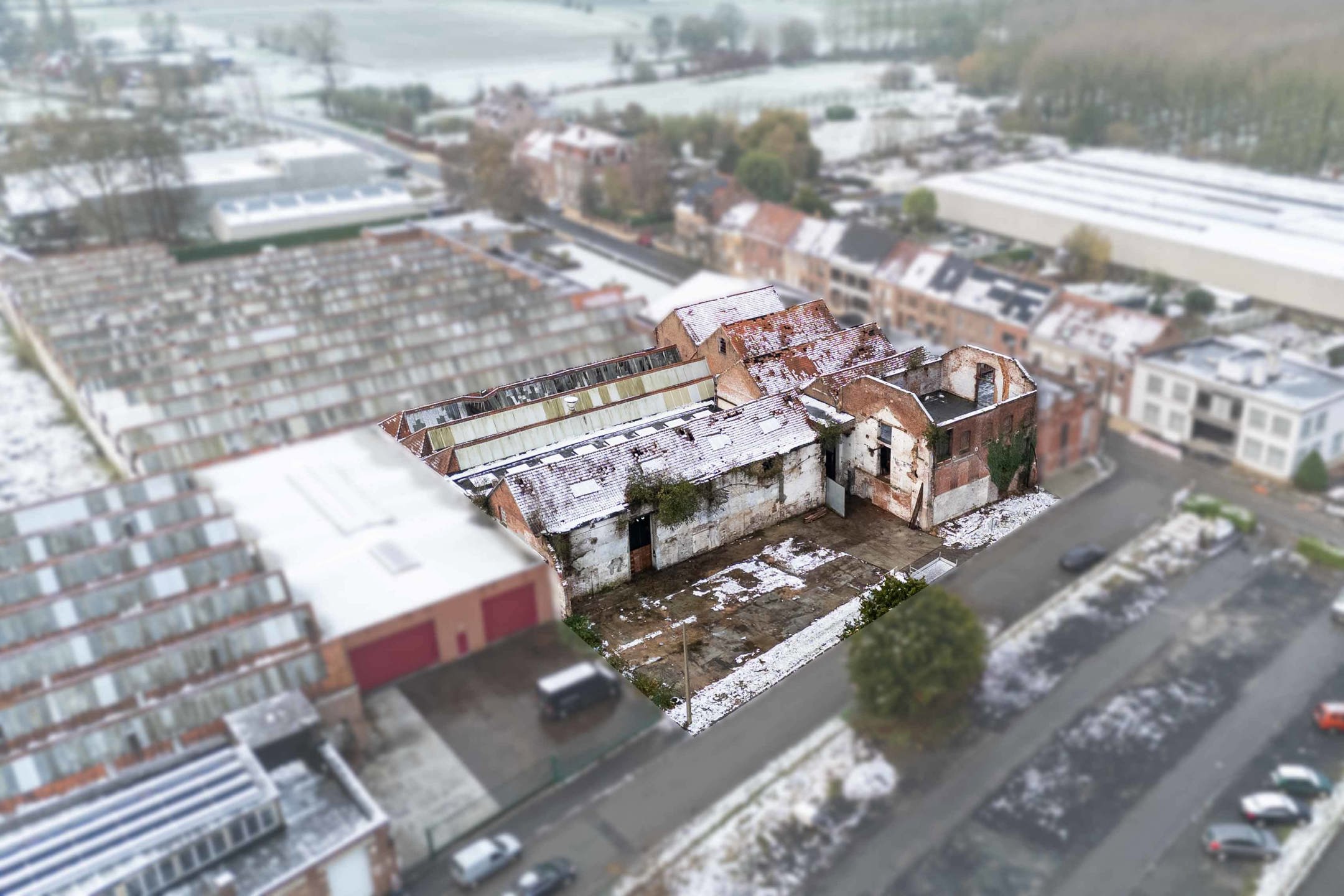 Te renoveren industrieel pand met veel potentieel & ruimte! foto {{pictureIndex}}