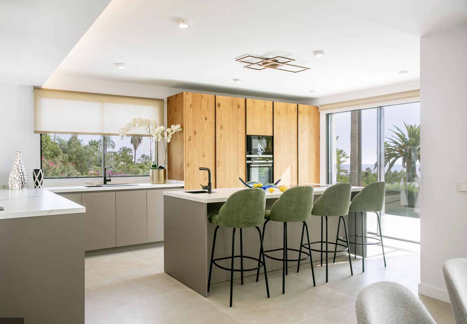 Adembenemende luxe op de Golden Mile – een villa waar elegantie en exclusiviteit samenkomen foto 8