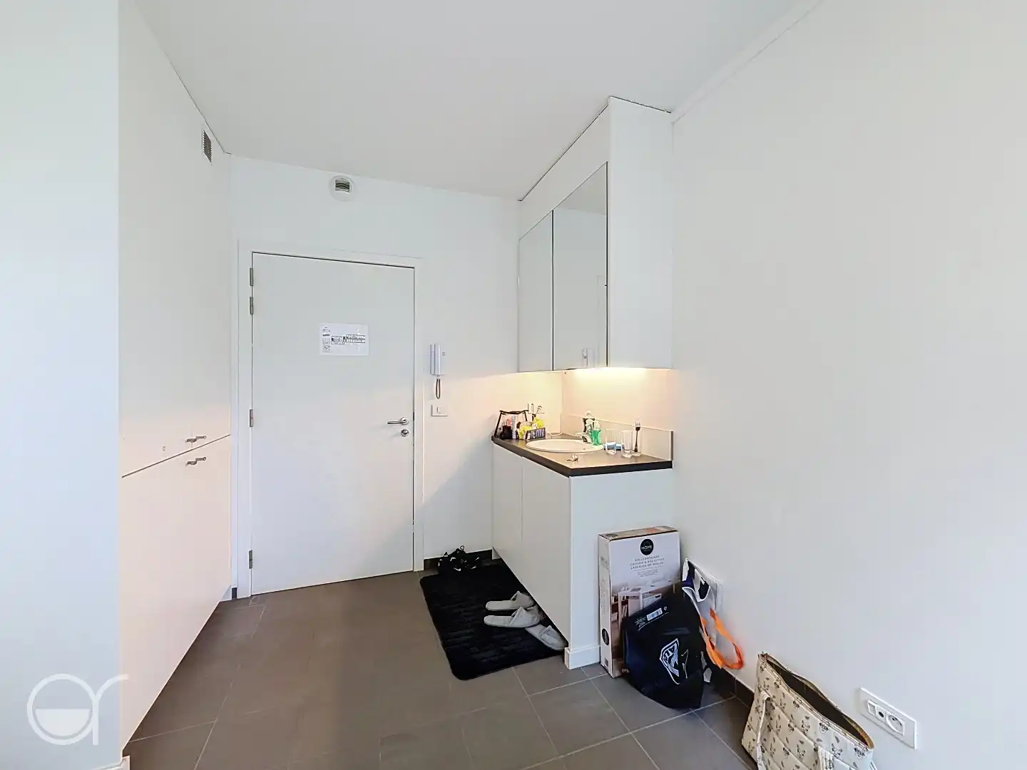 Gelijkvloerse studentenkamer in moderne studentenhuisvesting foto 2