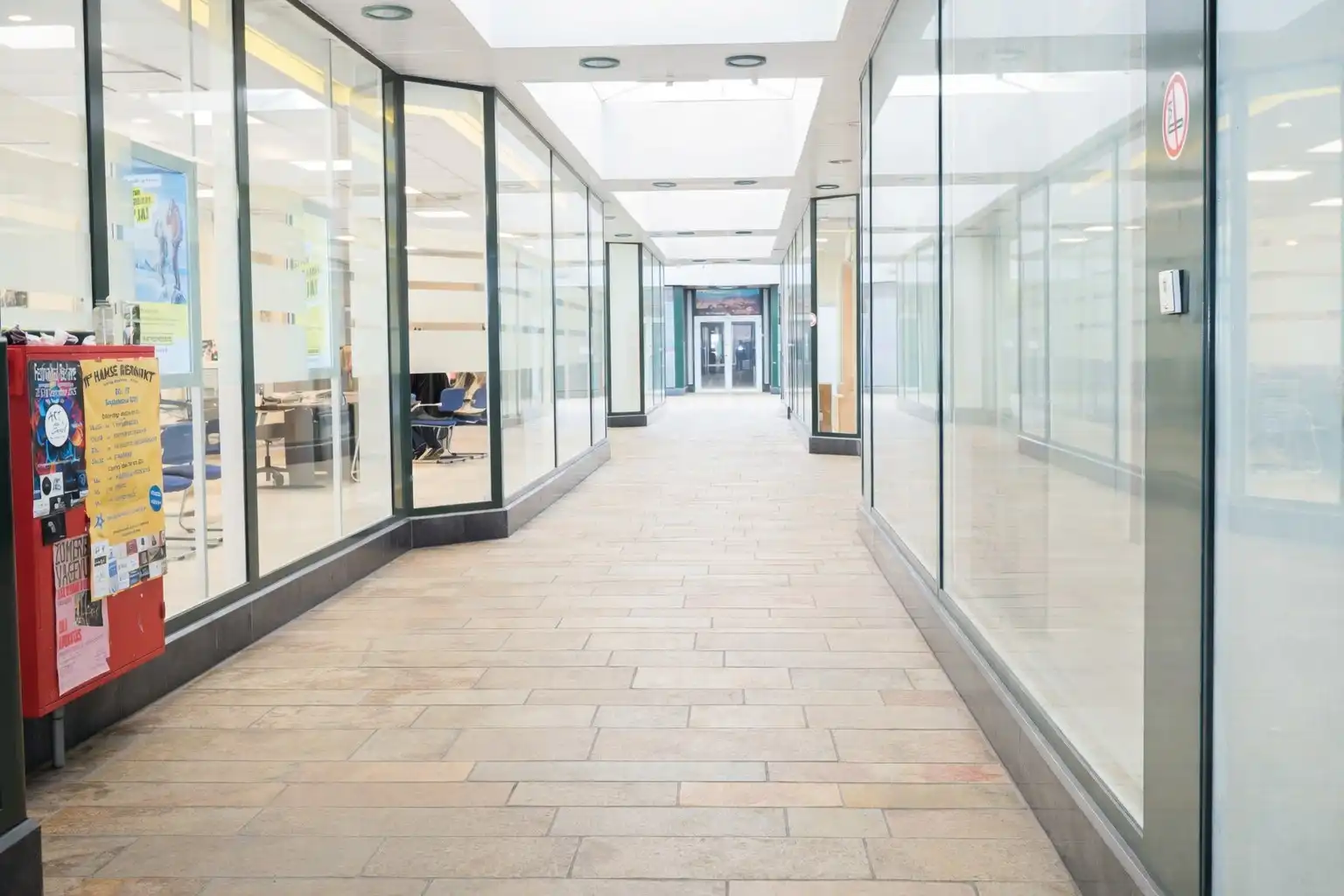 Handelspand / Kantoorruimte te huur – Centrum Lokeren foto 8