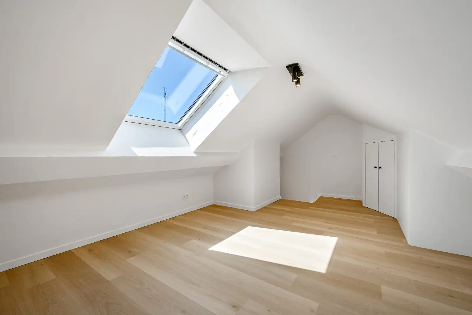 Stijlvol 1 slaapkamerappartement  met terrasje nabij Station Gent-Sint-Pieters foto 8
