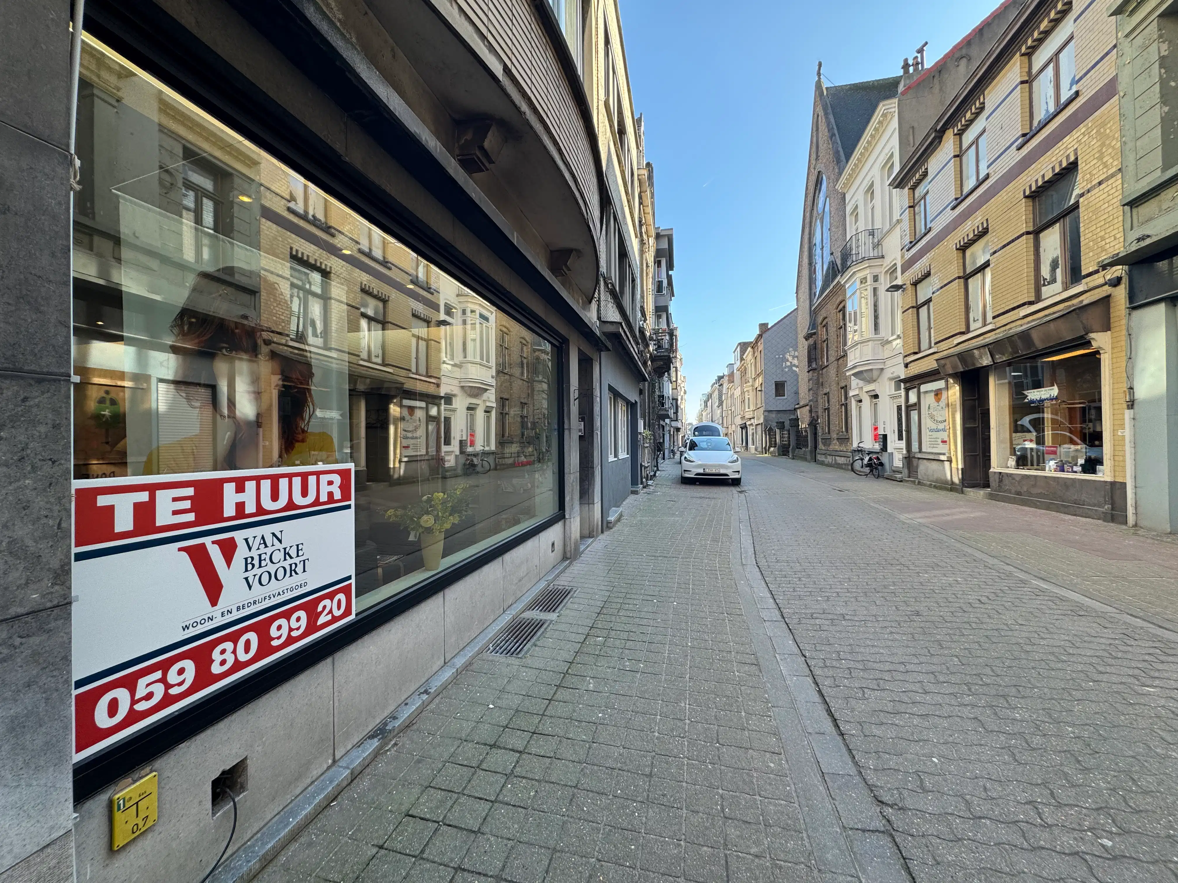 Handelsgelijkvloers 110m² foto 2