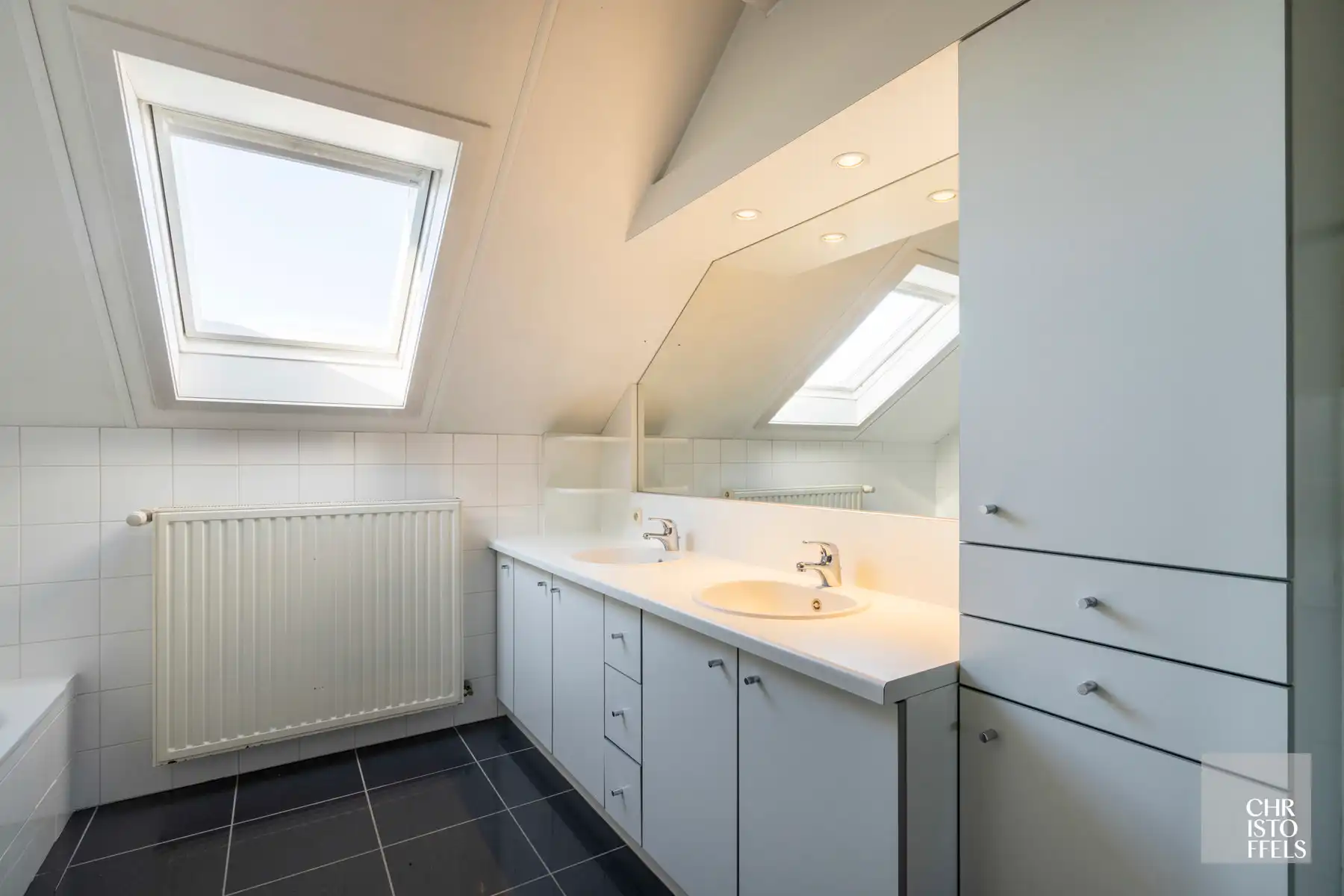 Vergunde tweewoonst met paardenaccommodatie op 3.721 m²  foto 14