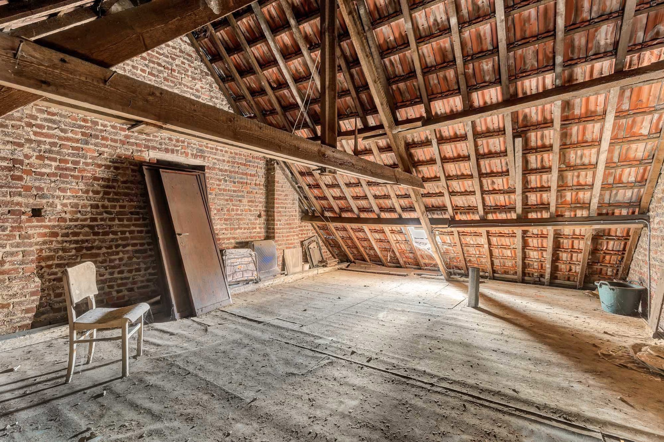 Te renoveren woning op een rustige ligging nabij centrum foto 14