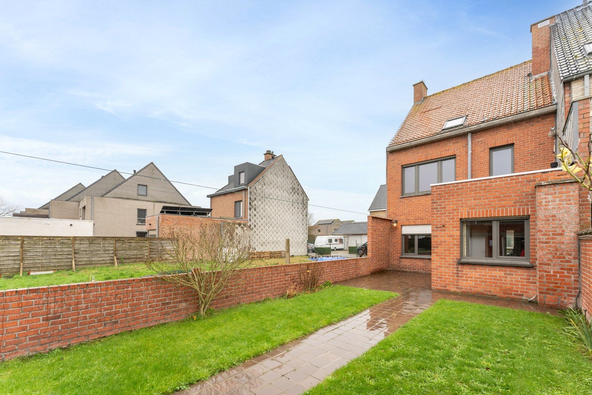 Hoofdfoto van de publicatie: Te moderniseren woning met 5 slaapkamers te Uitkerke - Blankenberge