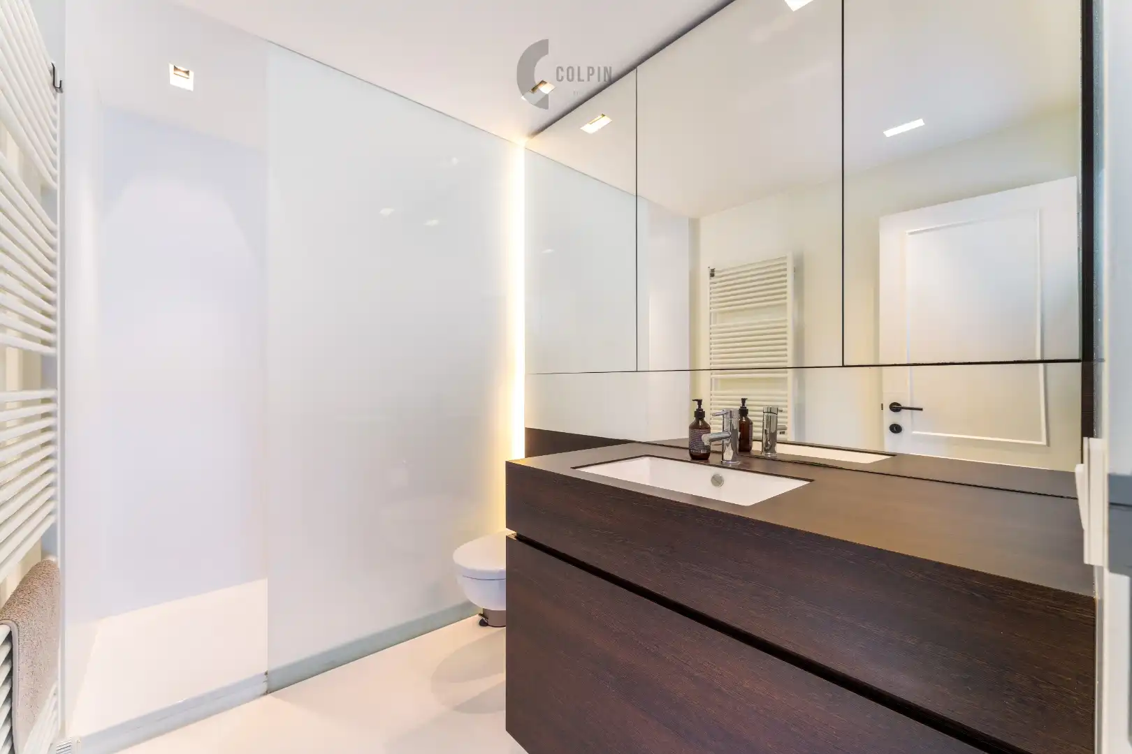 Appartement in villaresidentie op toplocatie met garage foto 10