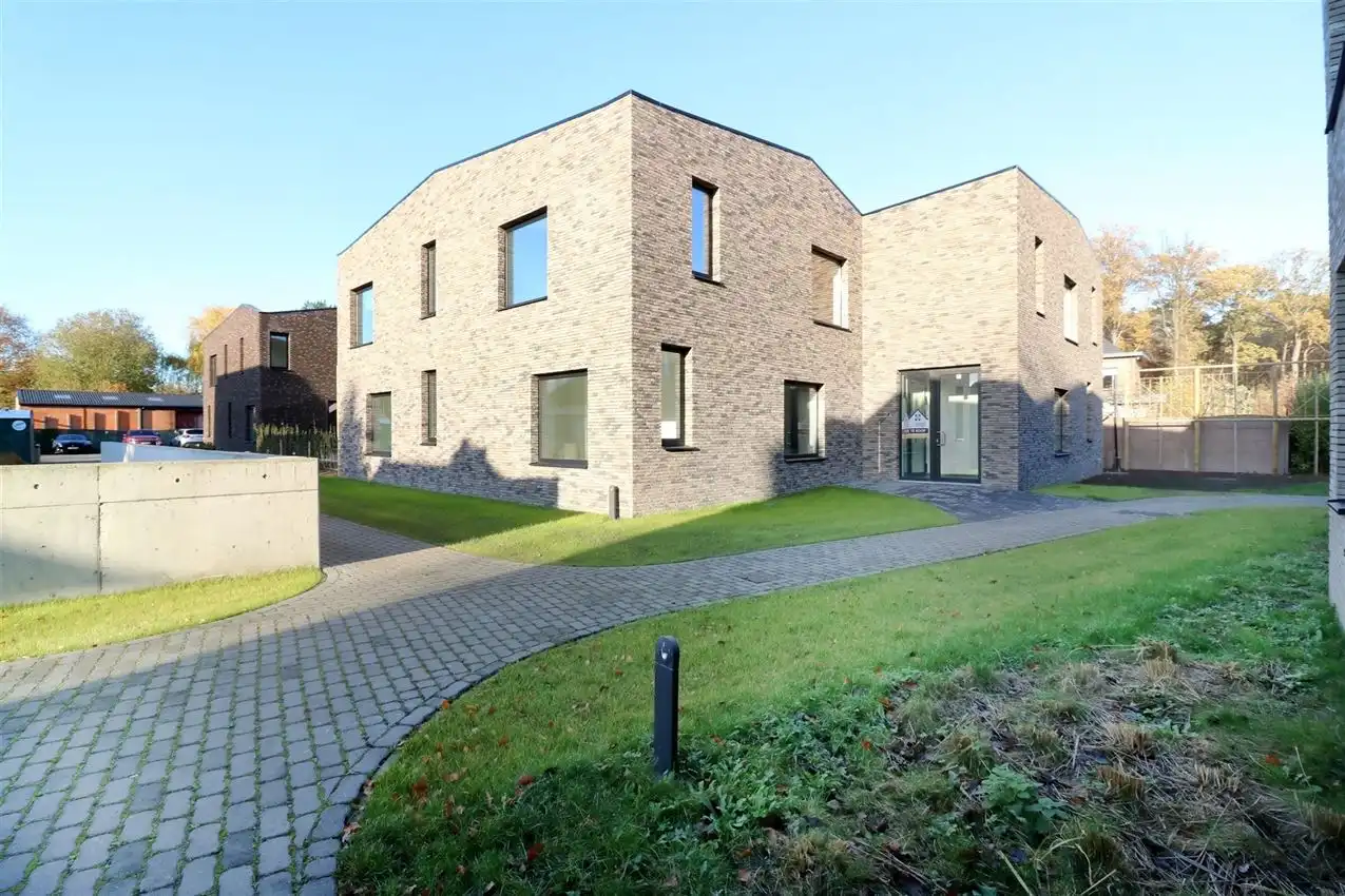 Gelijkvloers appartement, 2 slpk., autostaanplaats foto 45
