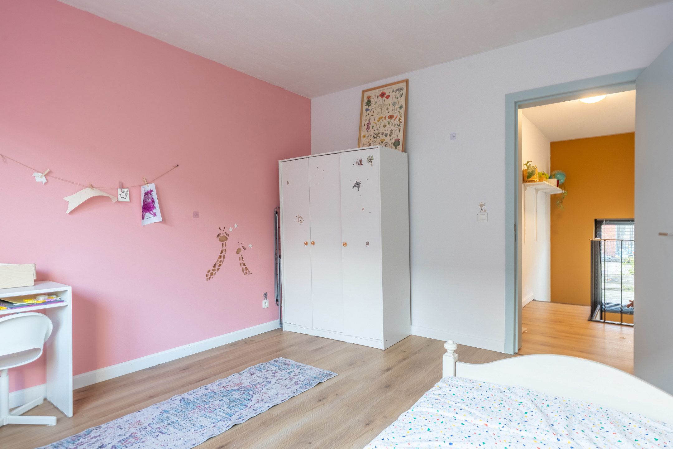 Recent gerenoveerde woning met 4 slpks en zij-ingang! foto 13