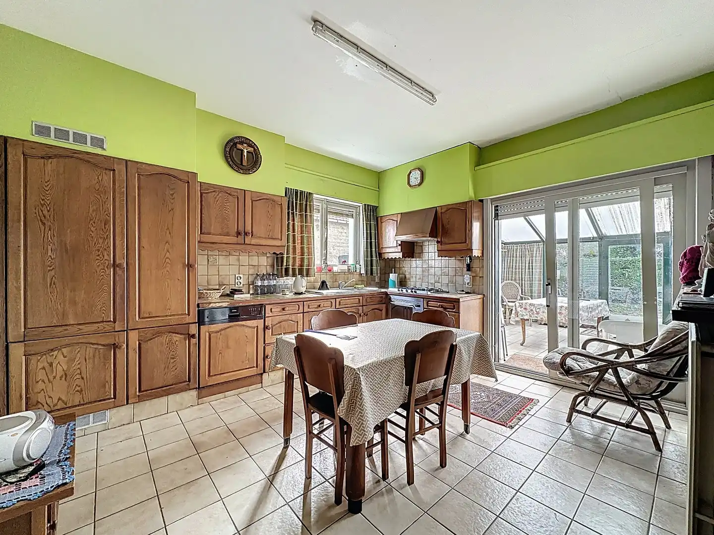 Op te knappen woning met grote garage/opslagruimte Schore. foto 6