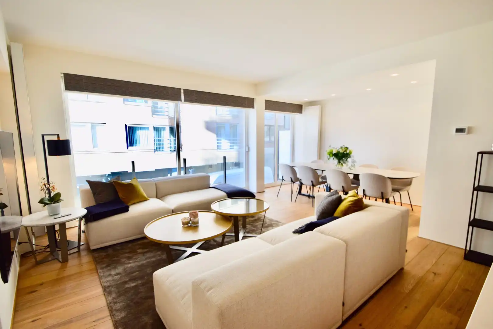 Hedendaags appartement genietend van zijdelings zeezicht, vlakbij de zee. foto 4