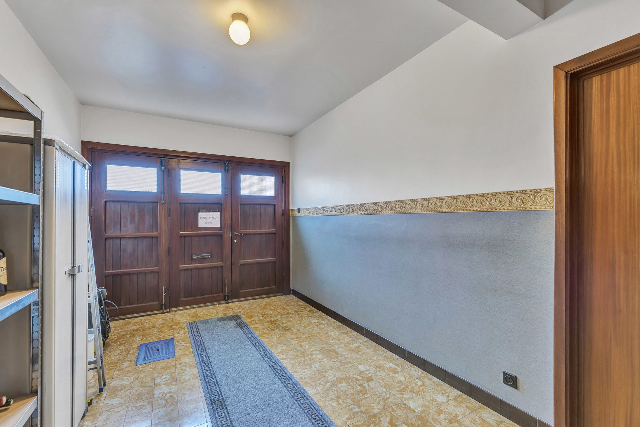 Te renoveren woning met 3 slpks en garage nabij centrum foto 9