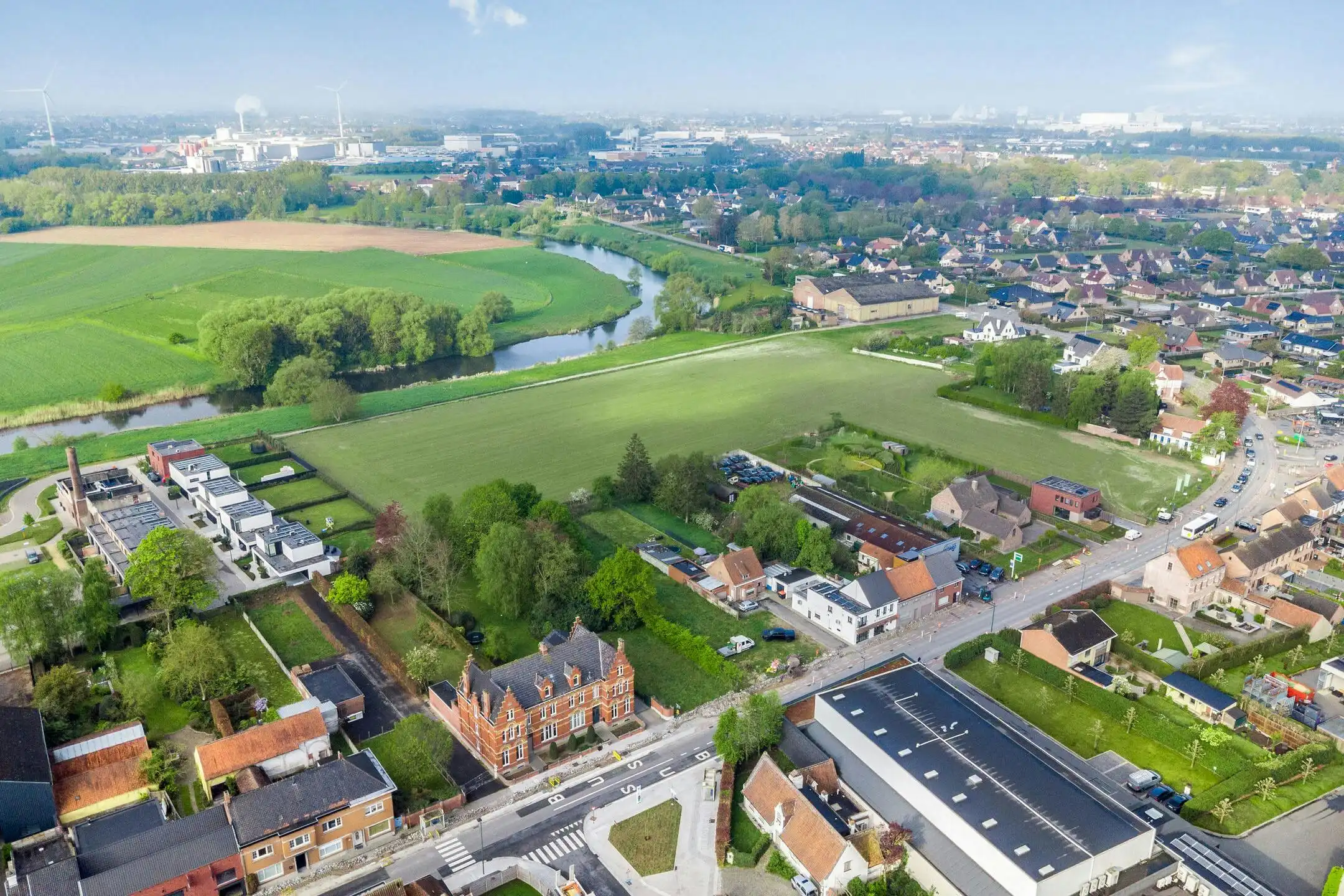 Ruim stuk bouwgrond te koop nabij centrum Sint-Baafs-Vijve foto 3