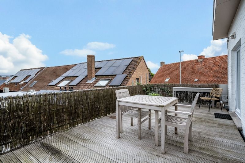 Uniek, instapklaar en ruim appartement van 150 m2 met 3 slaapkamers en dubbel terras in Olsene foto 6