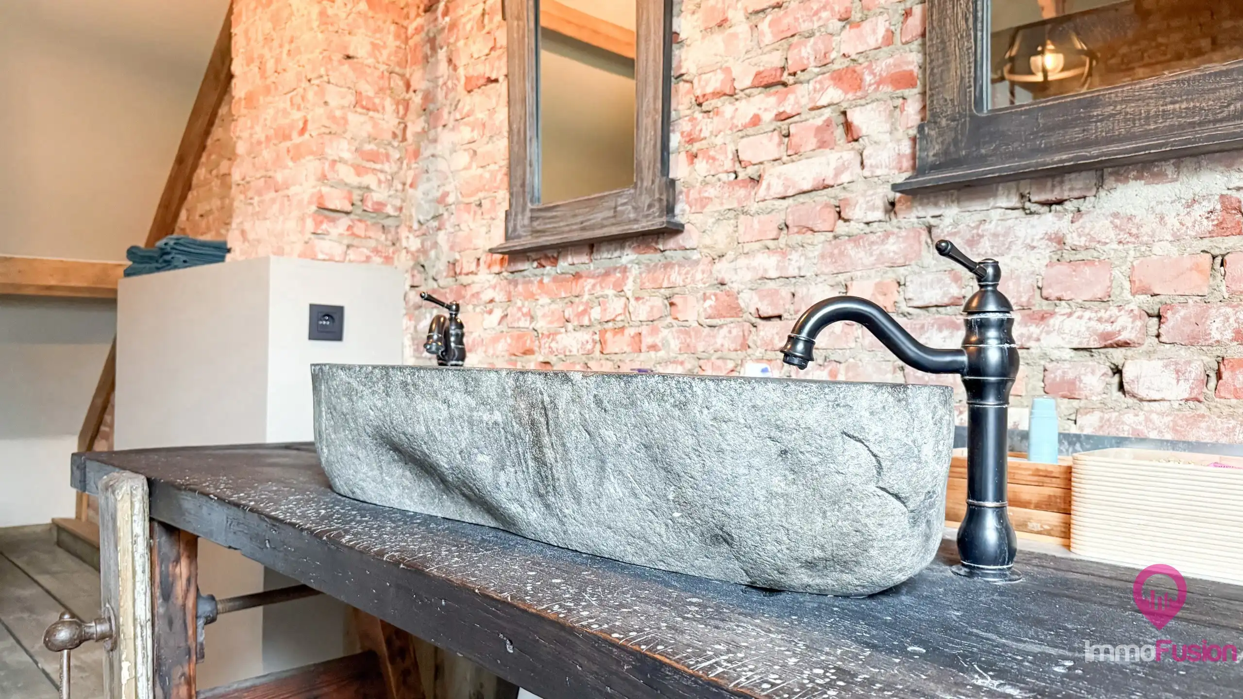 Gerenoveerde landelijk moderne woning op 28 are met 4 suites! foto 35