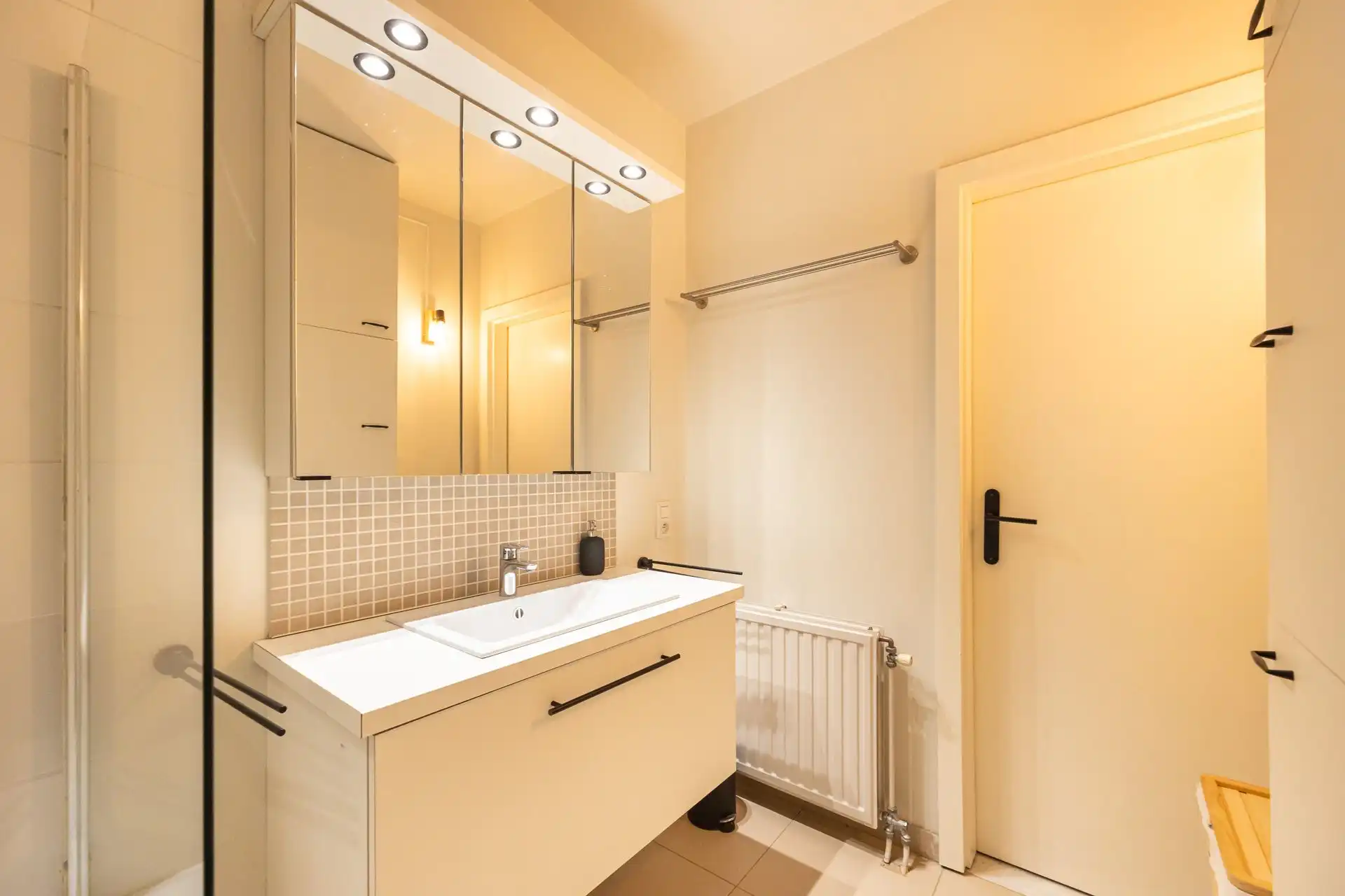 Verzorgd appartement met 2 SLKPS in rustige buurt foto 11