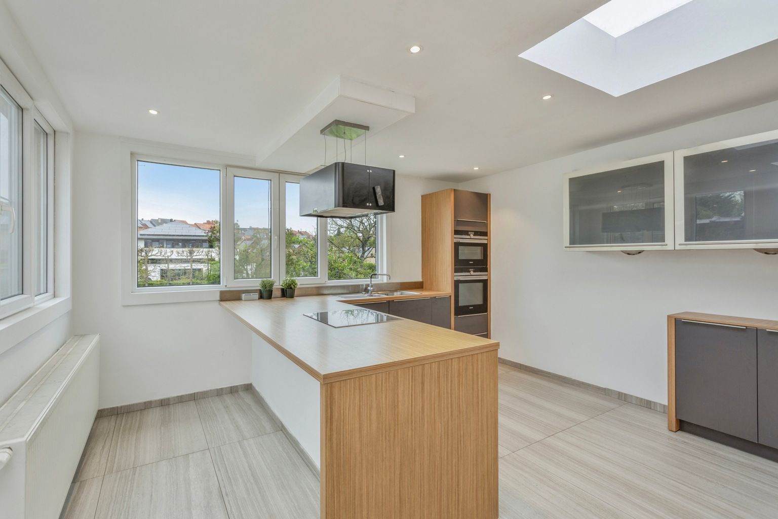 RIJWONING MET TUIN OP RUSTIGE LOCATIE VLAKBIJ DE VIANDER  foto {{pictureIndex}}