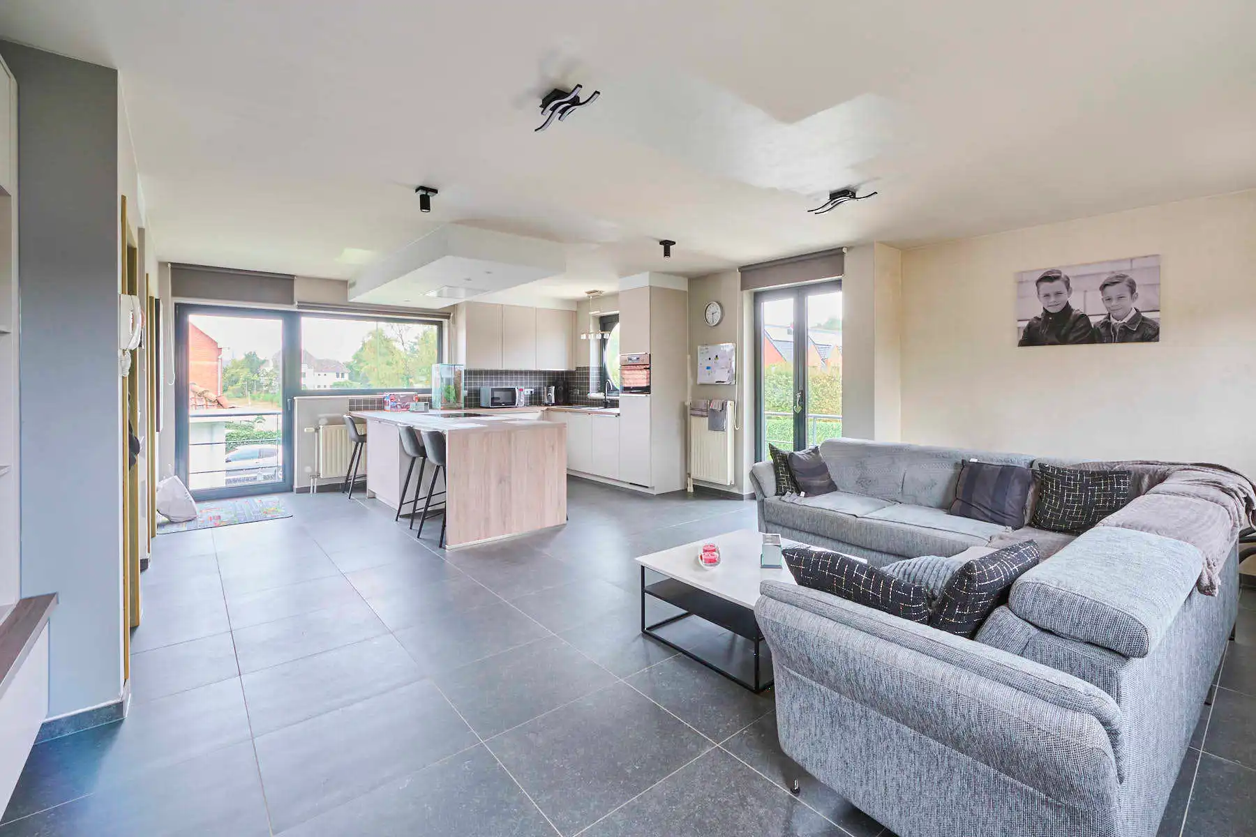 Lichtrijke duplex met open keuken en 2 slaapkamers foto 5