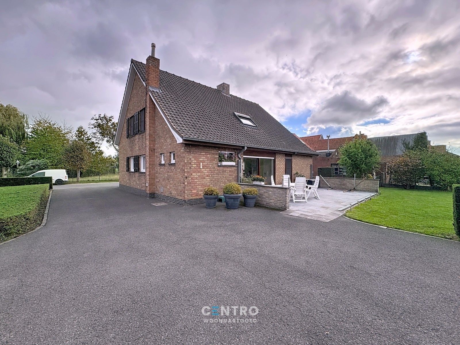 INTERESSANTE villa te Meetkerke met 3 slpks, PRAKTIJKruimte én 2 garages op 1.975m2! foto 20