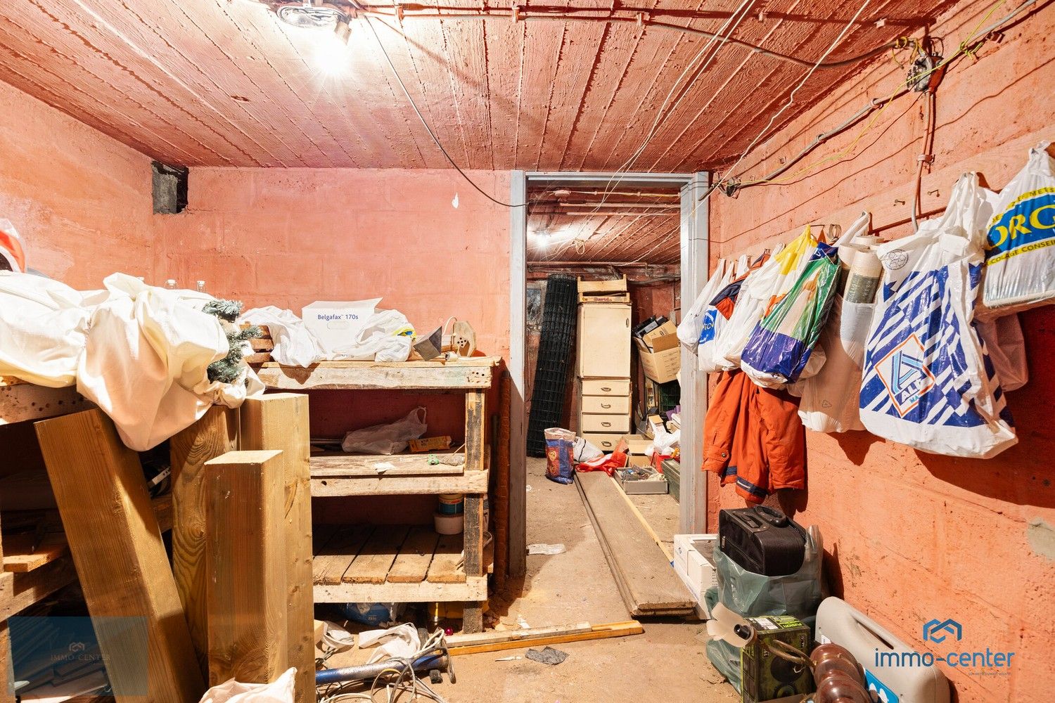 Ruime Woning met 5 Slaapkamers en Inpandige Garage in Genk foto 14