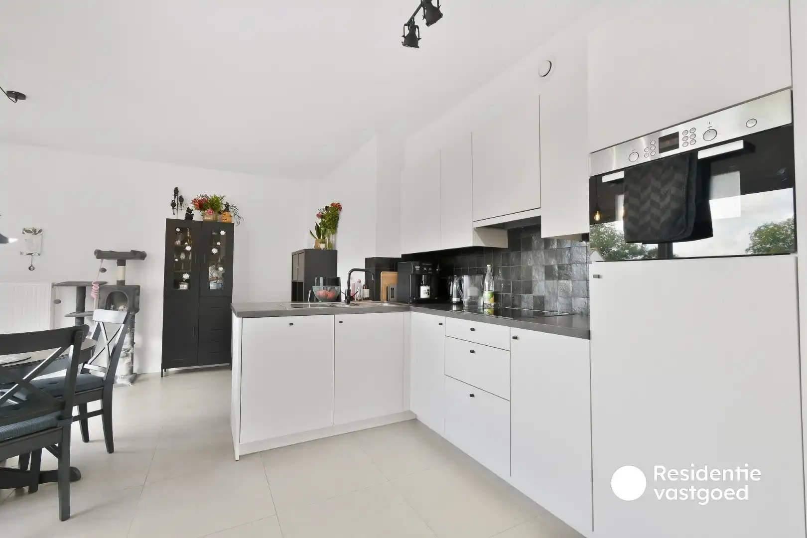 Gezellig tweeslaapkamer appartement te huur in Ettelgem  foto 3