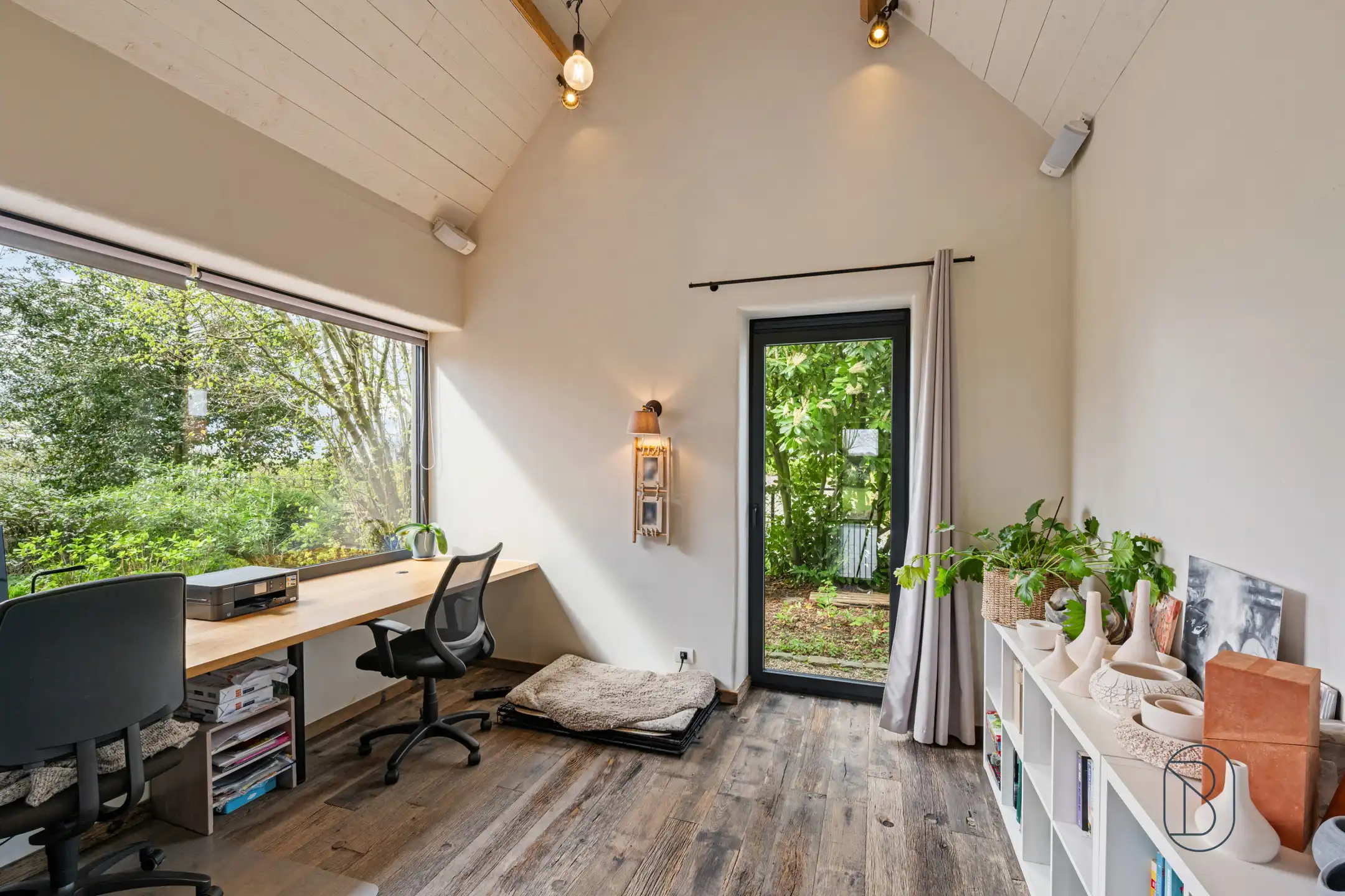 Unieke kans: prachtige woonst met zwembad + bedrijfsgebouw foto 17