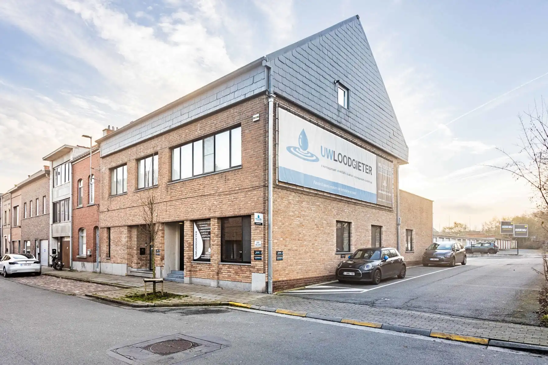 Hoofdfoto van de publicatie: Te koop: ruim dakappartement met terras en private parking