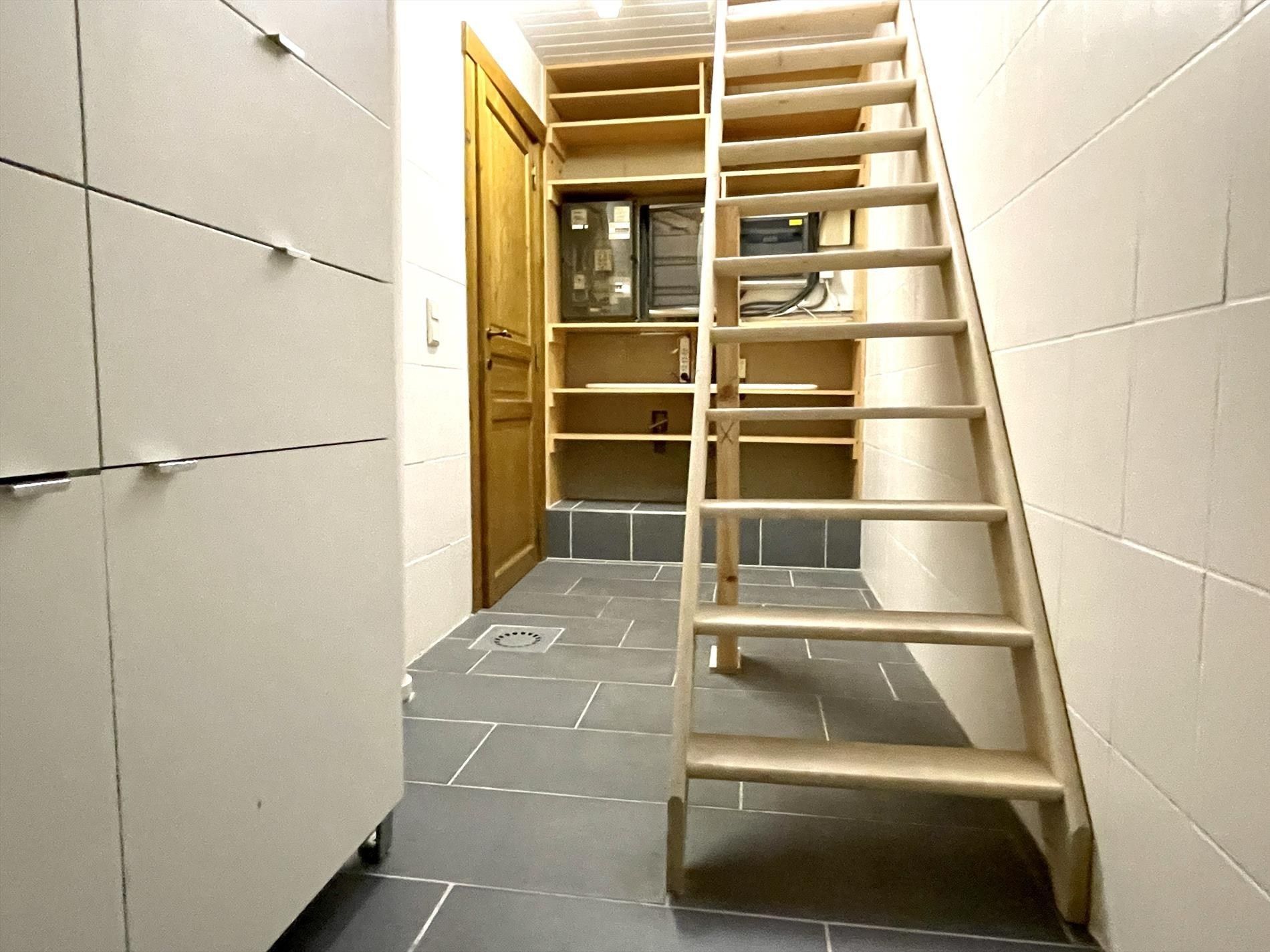 Instapklare woning met 2 slaapkamers en terras in Harelbeke foto 12