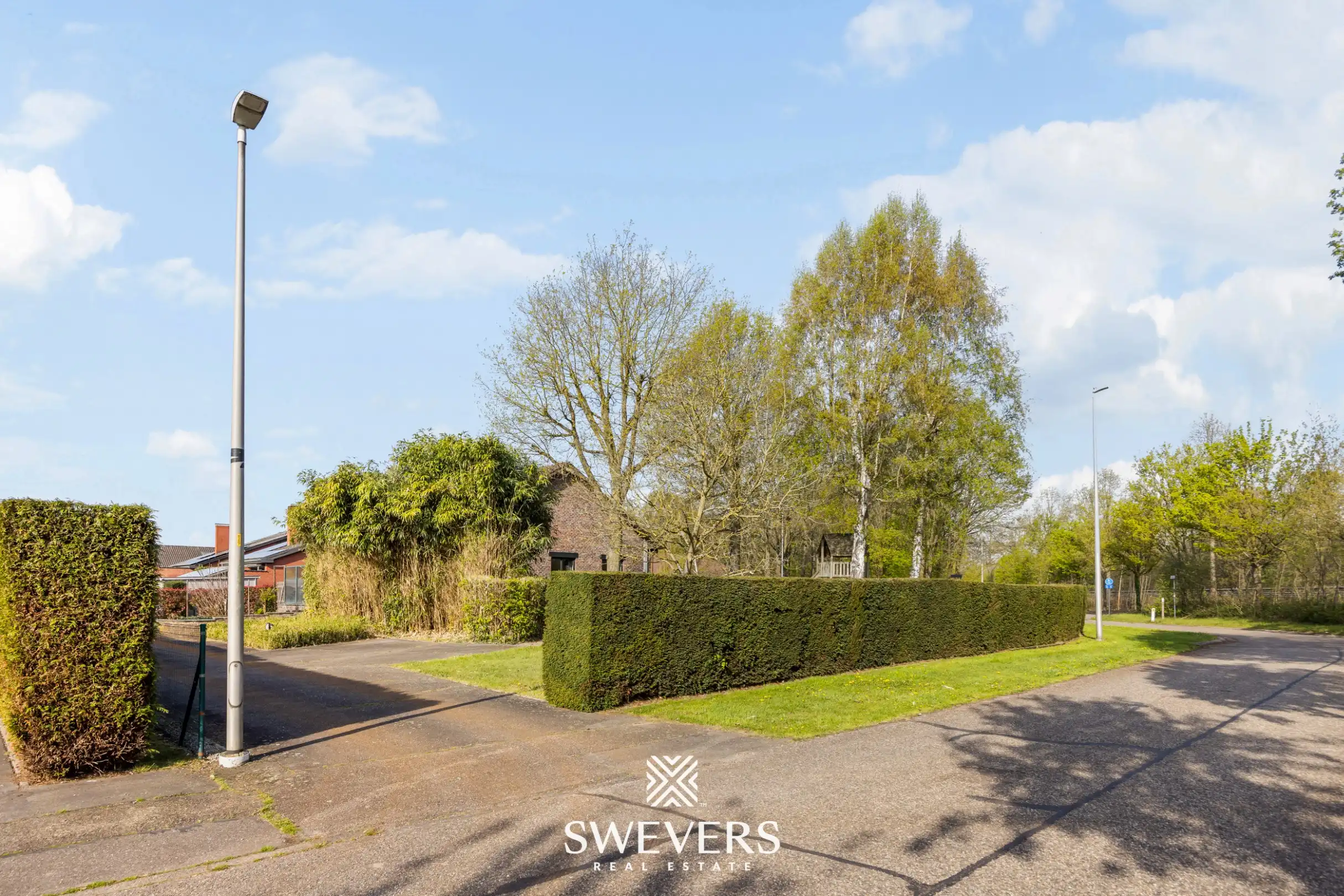 Ruime open bebouwing met 5 slaapkamers en grote tuin in Diepenbeek foto 41